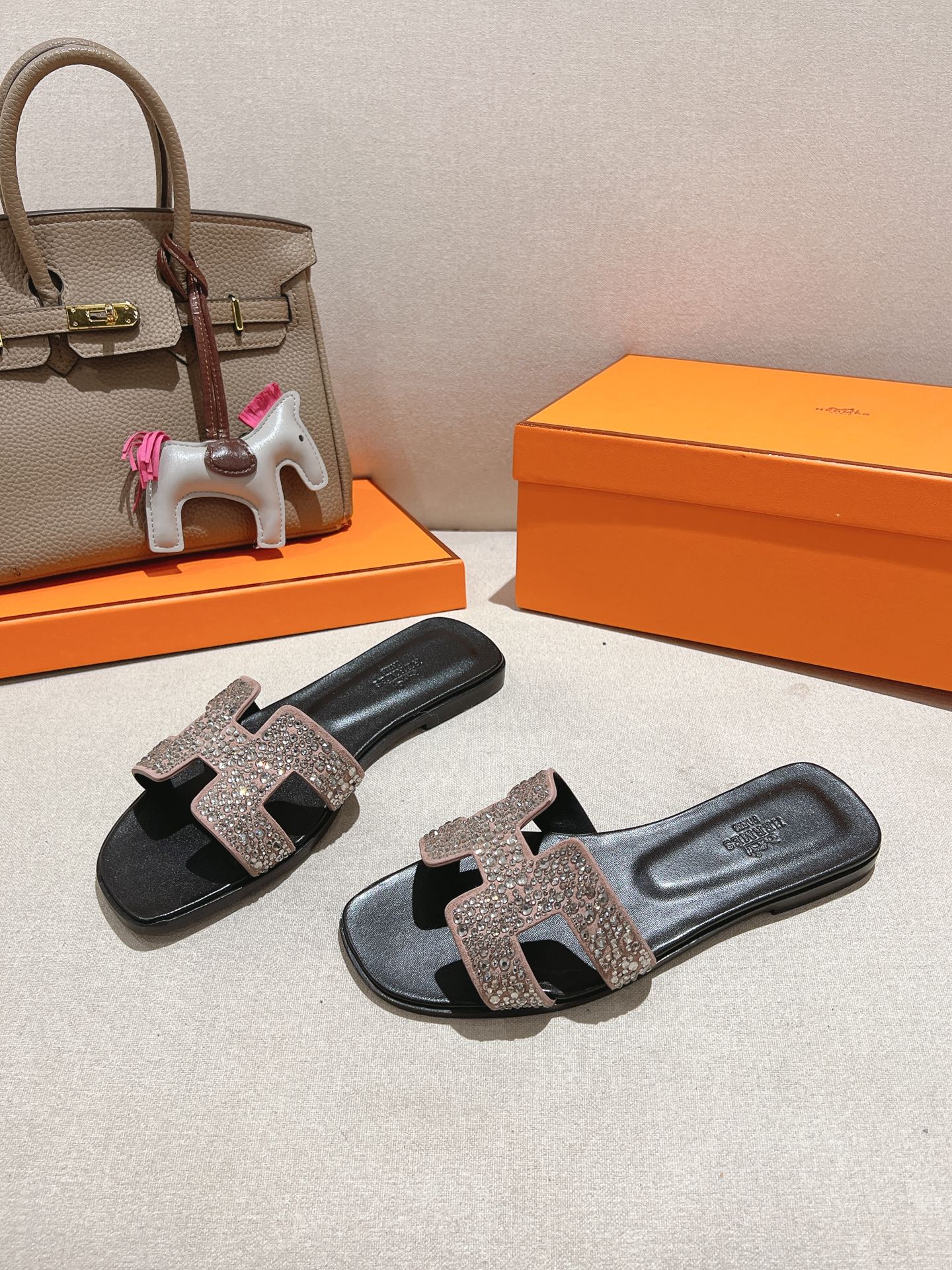 HERMES  01898