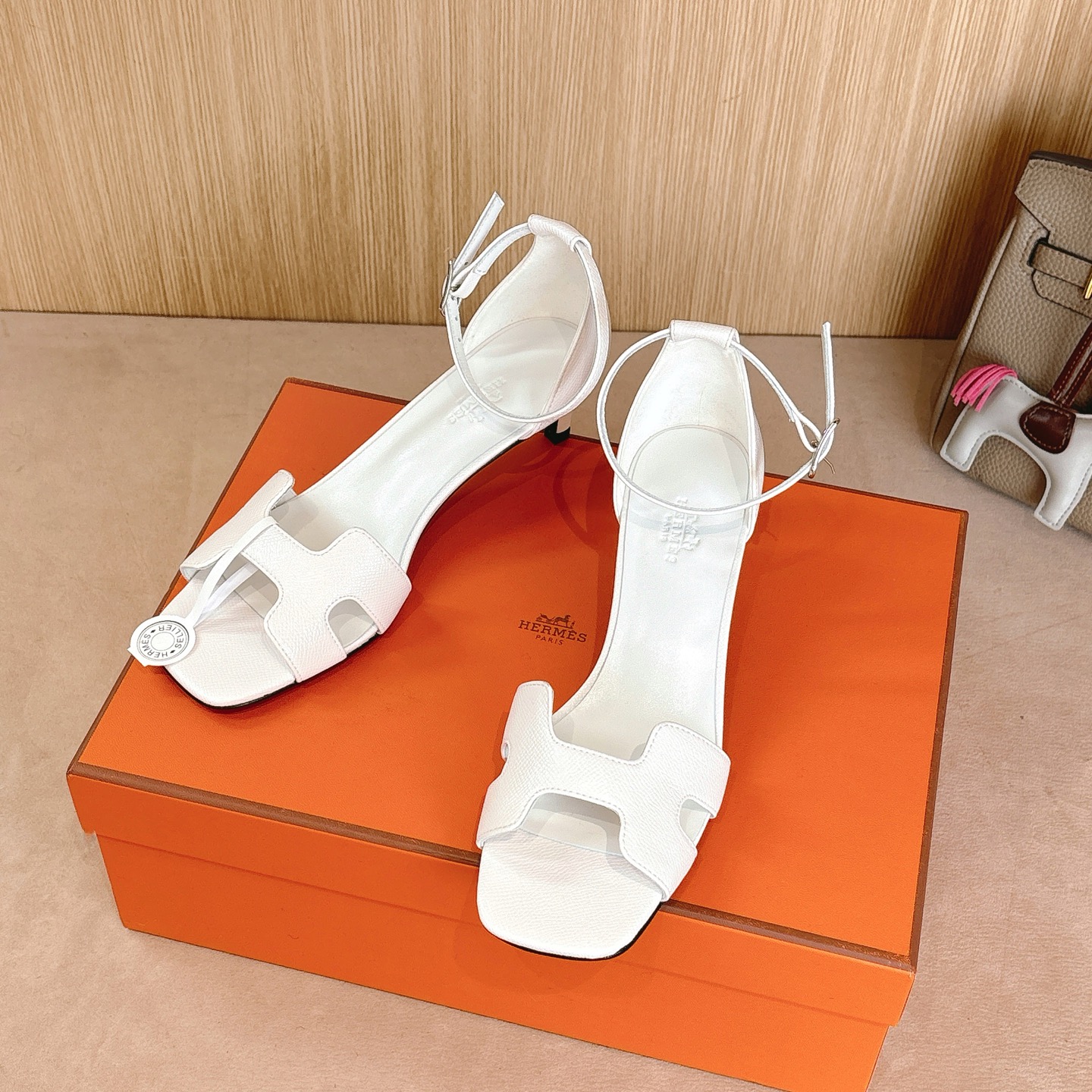 HERMES 01899