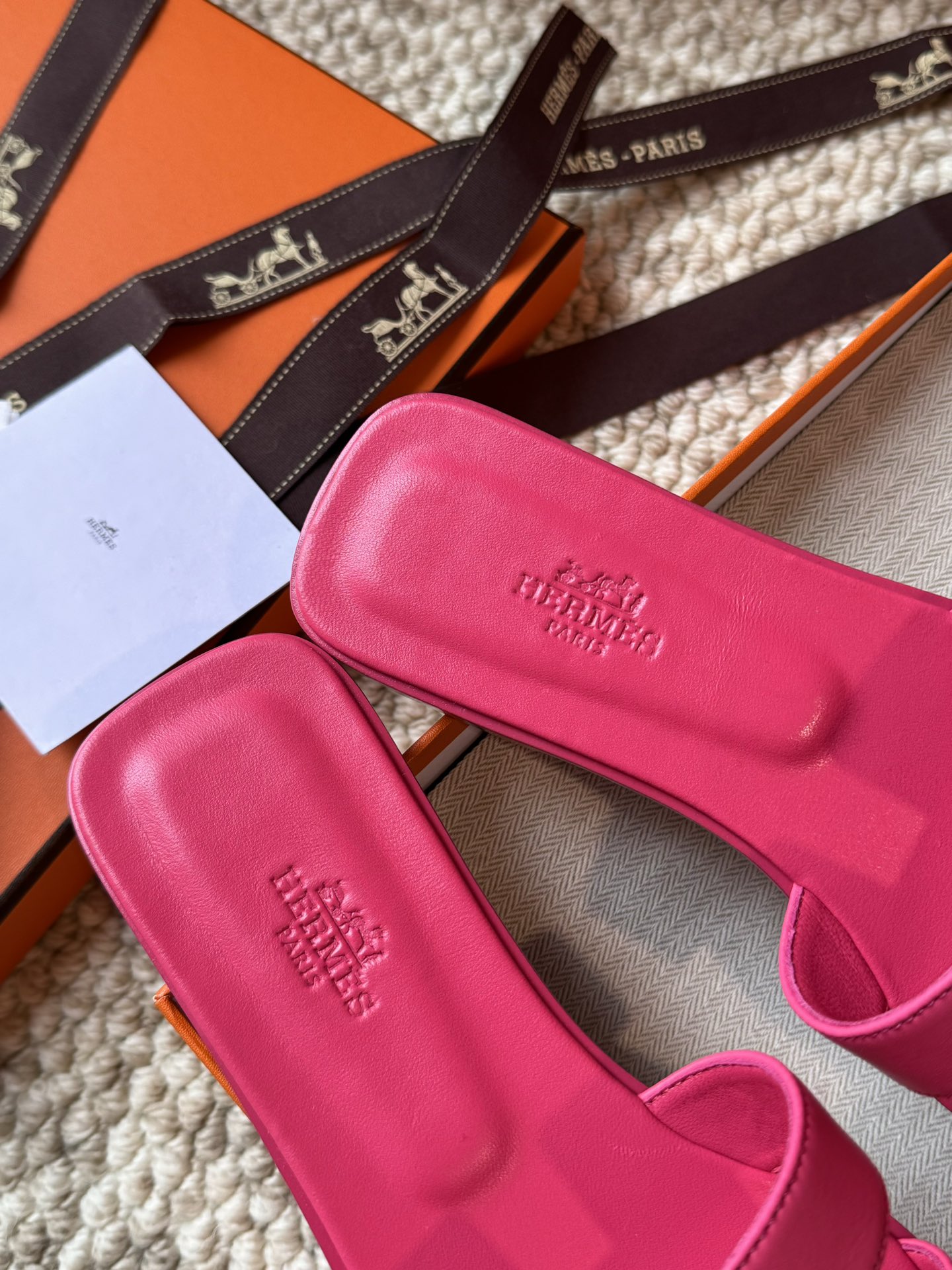 HERMES 01899