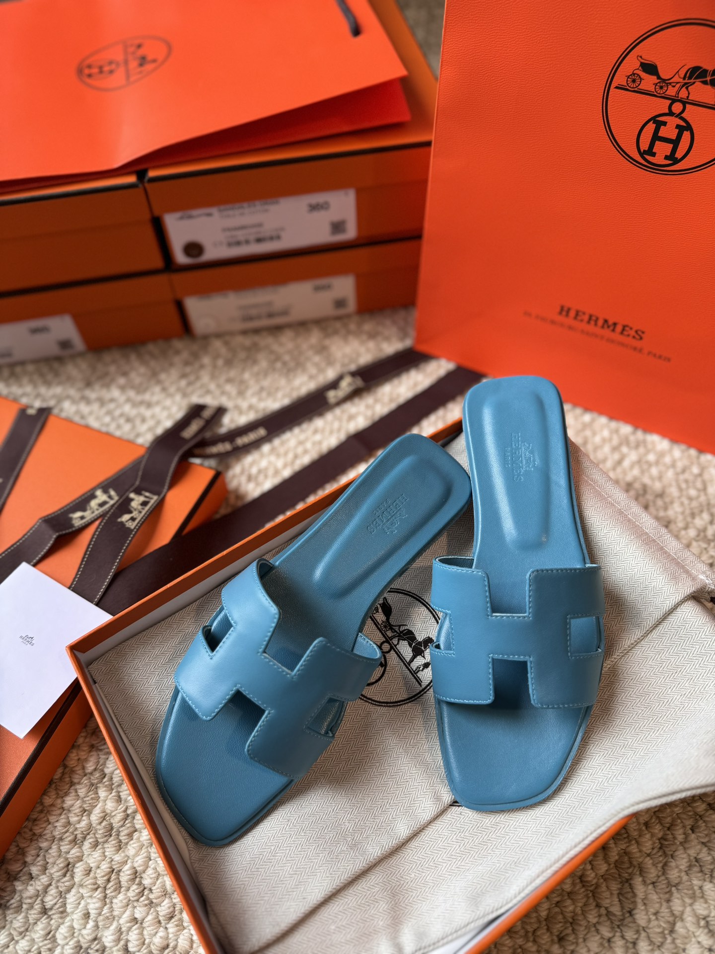 HERMES 01909