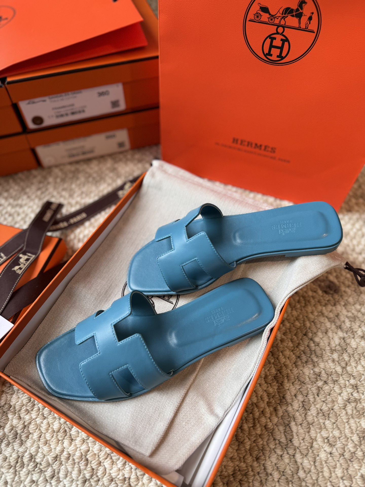HERMES 01909