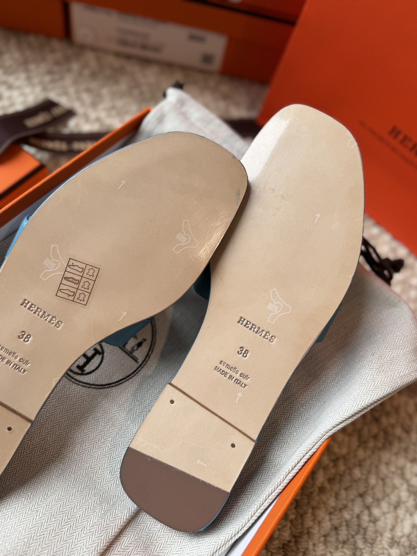 HERMES 01909
