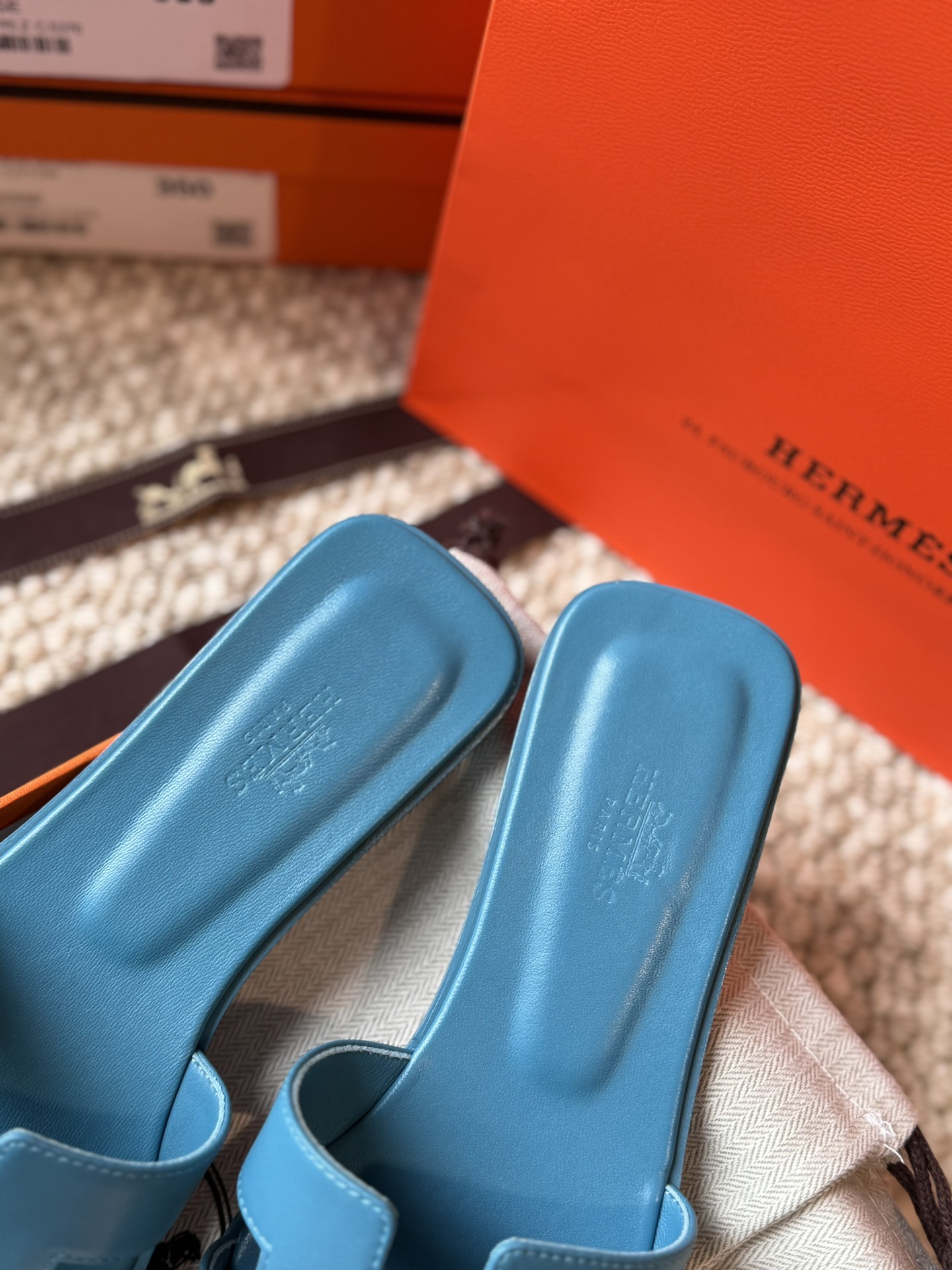 HERMES 01909