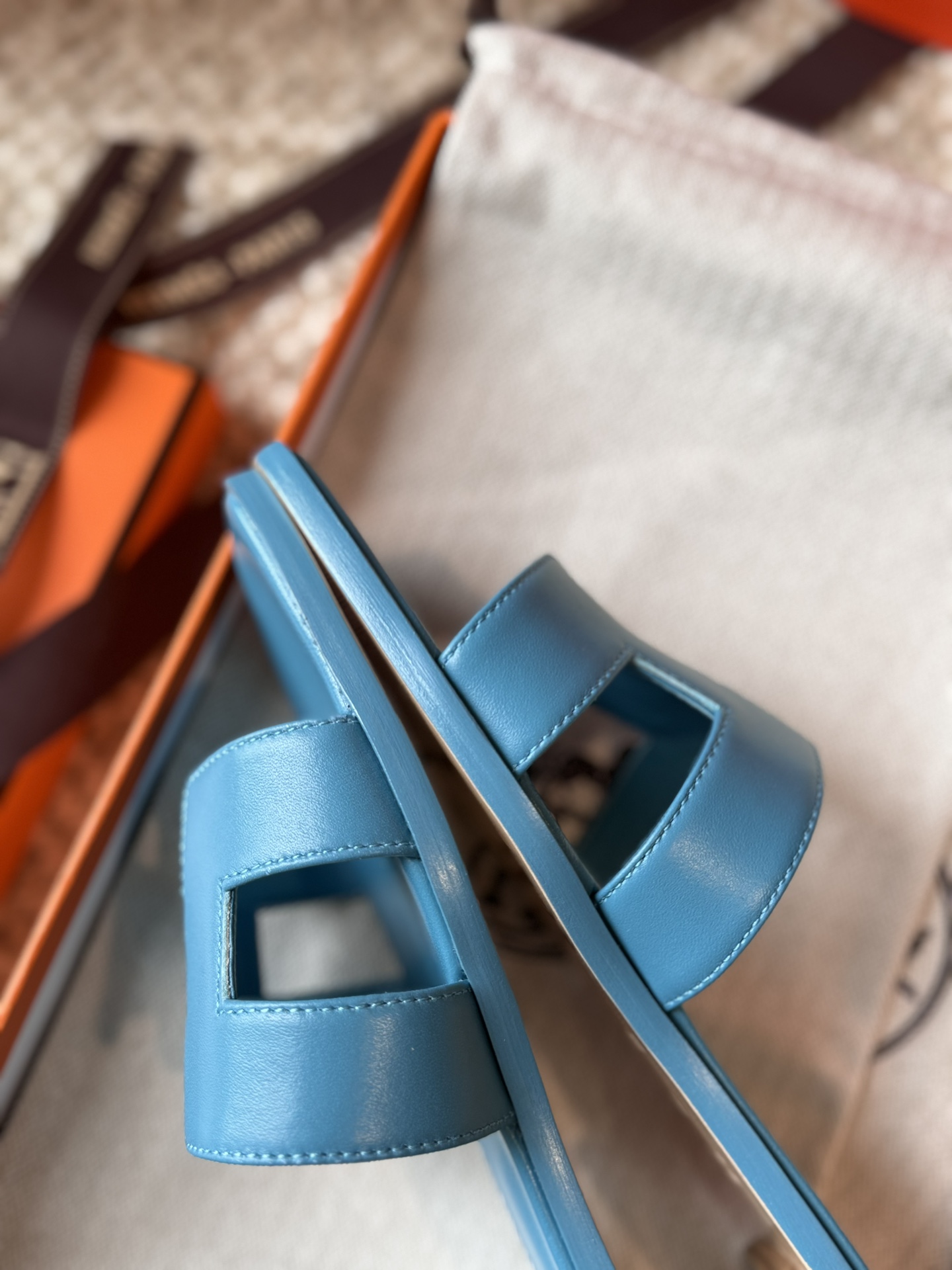 HERMES 01909