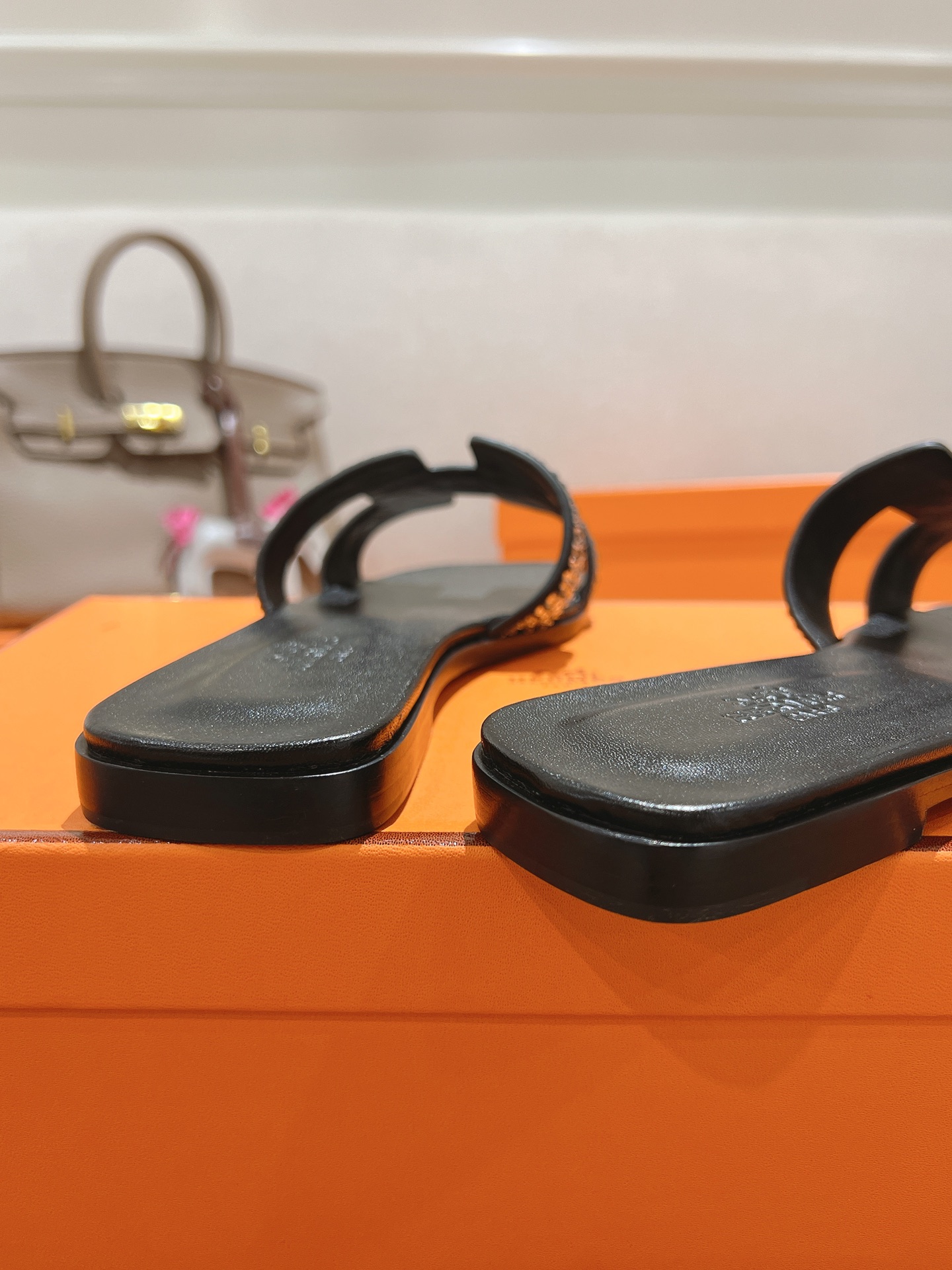 HERMES  01909