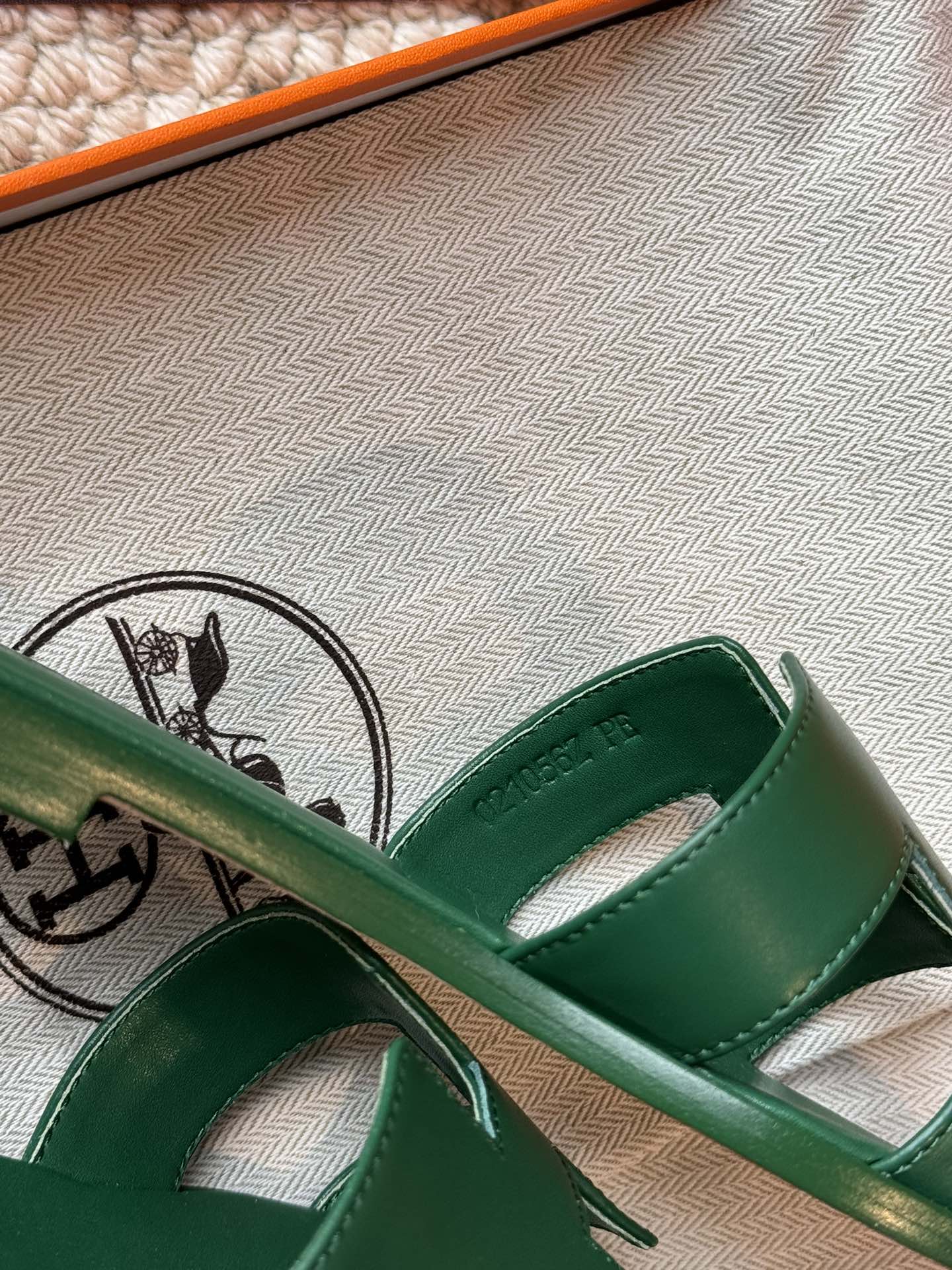 HERMES 01919