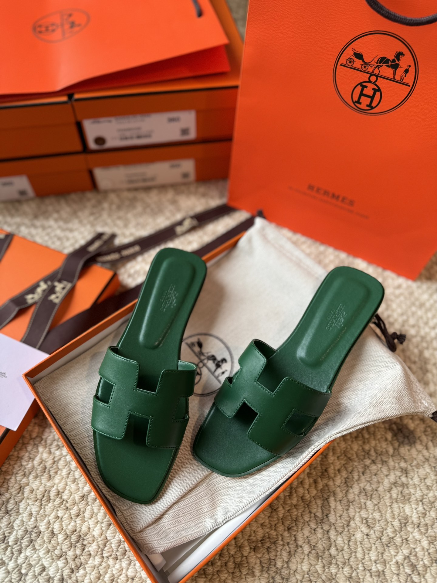HERMES 01919