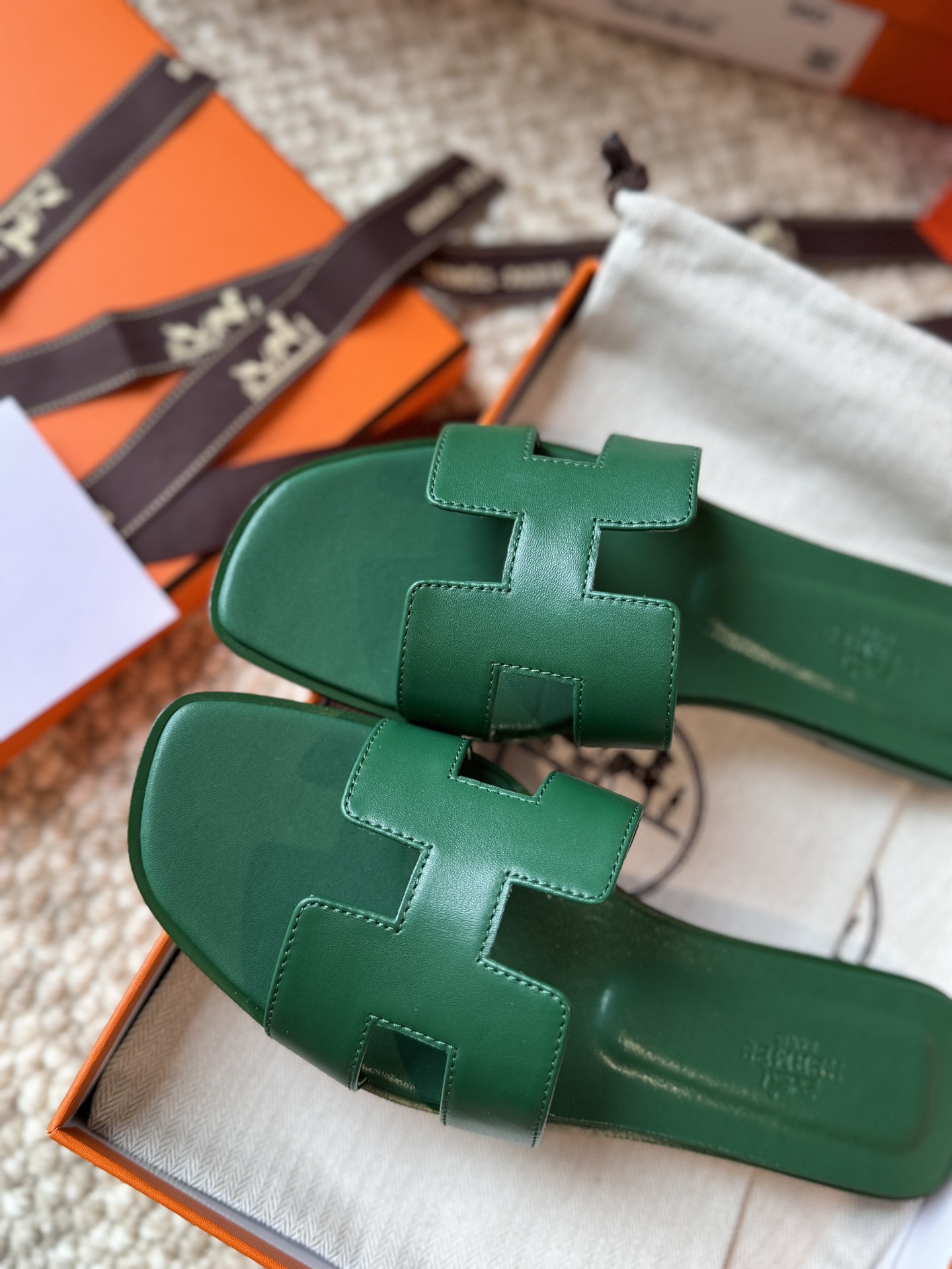 HERMES 01919