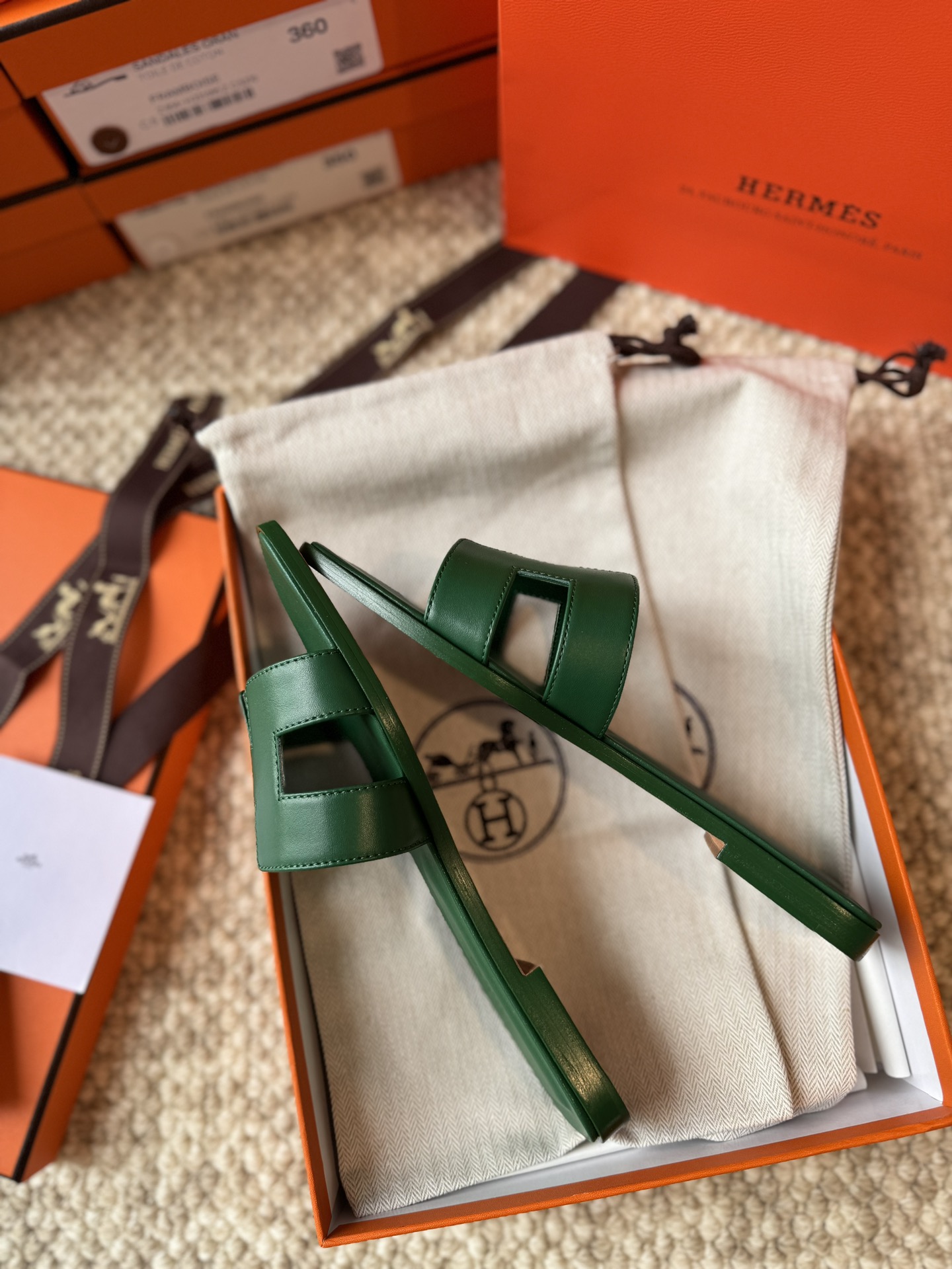 HERMES 01919