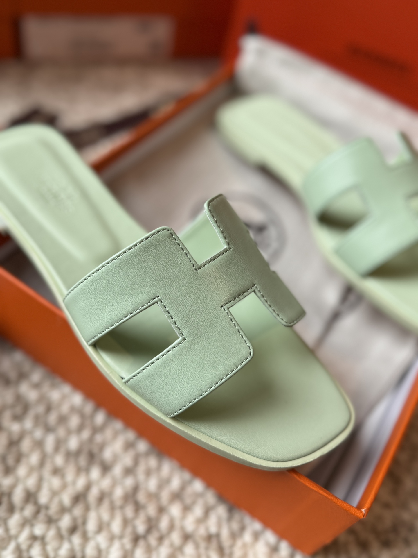 HERMES 01929