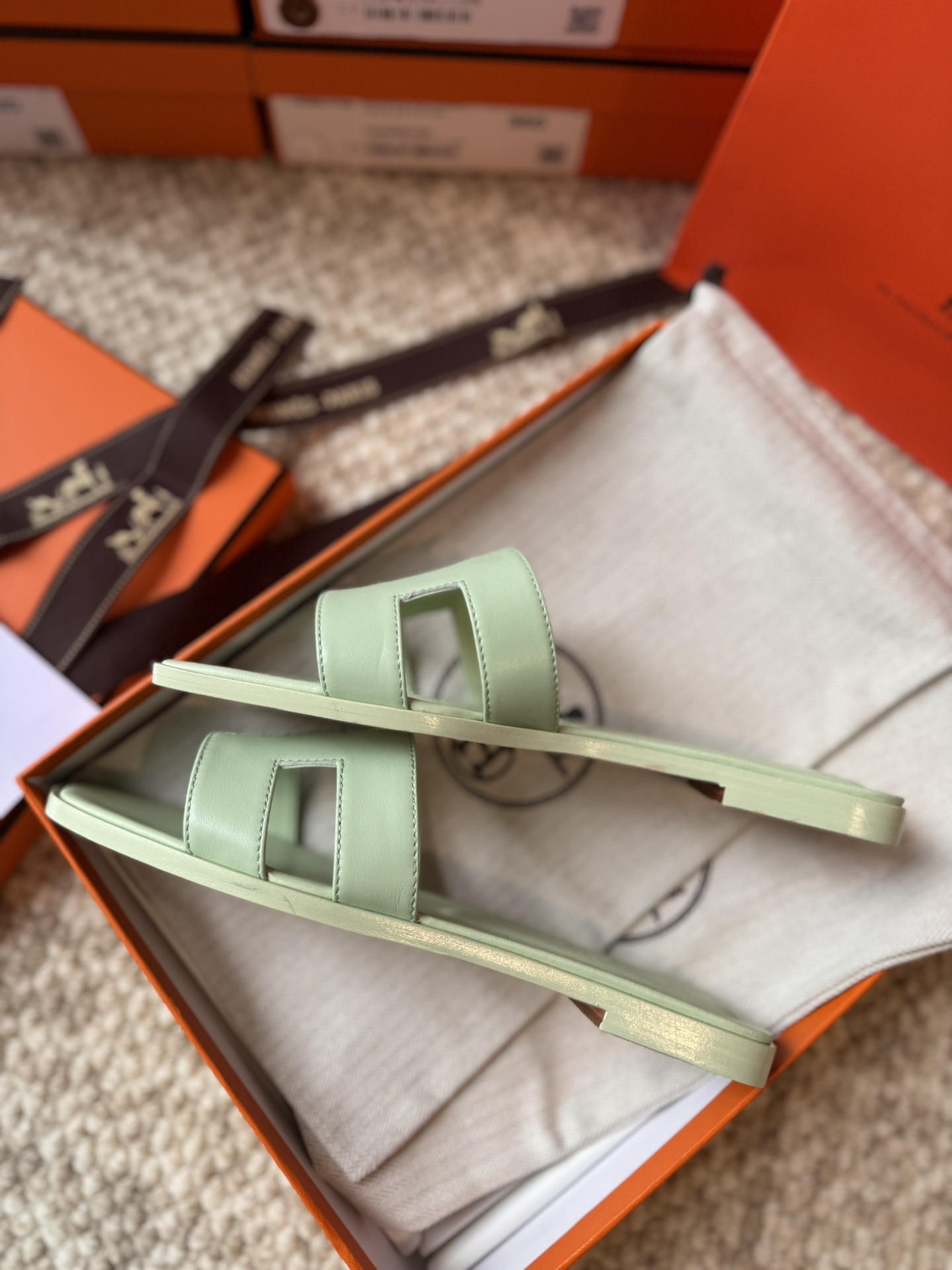 HERMES 01929