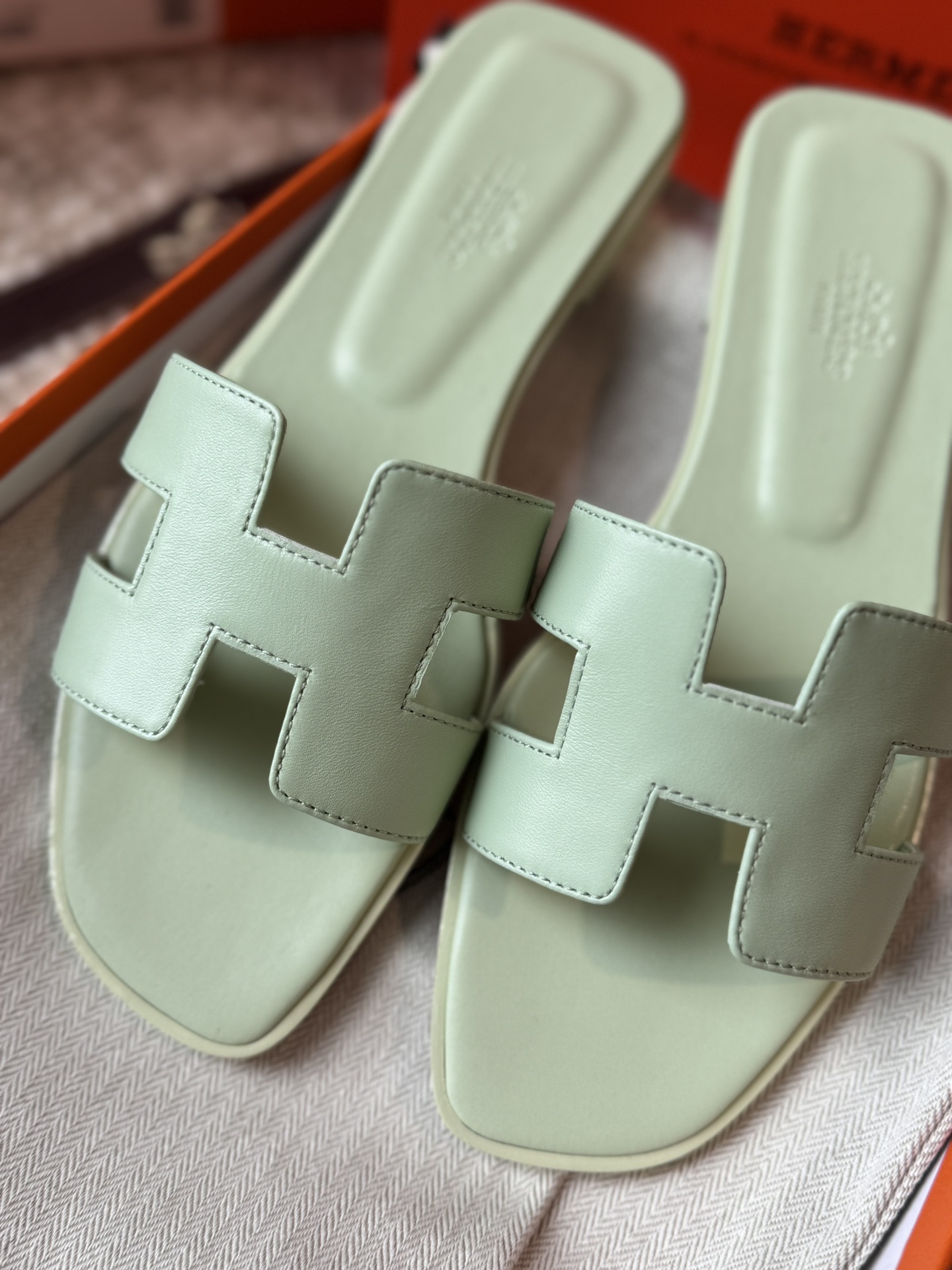 HERMES 01929