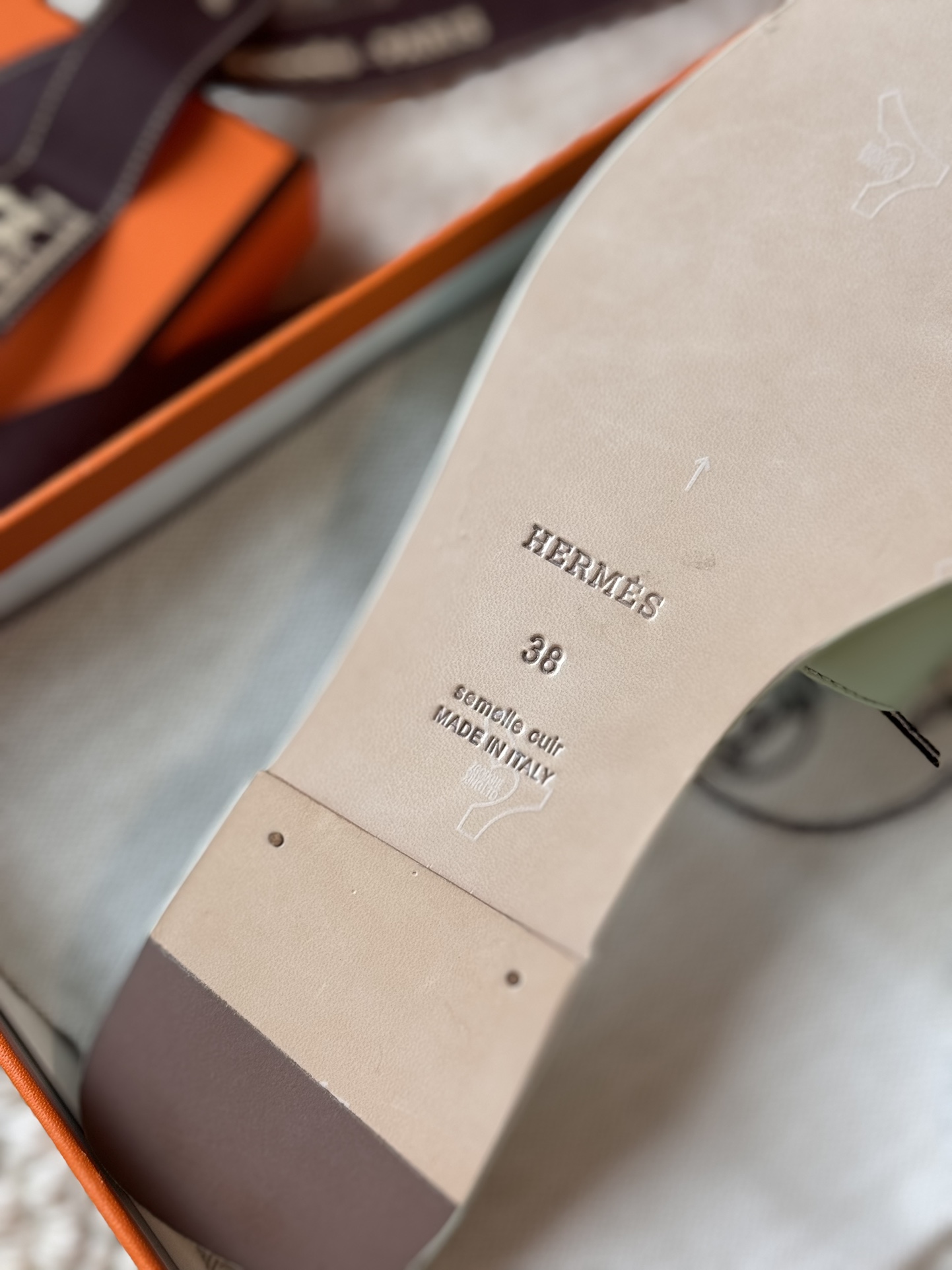 HERMES 01929