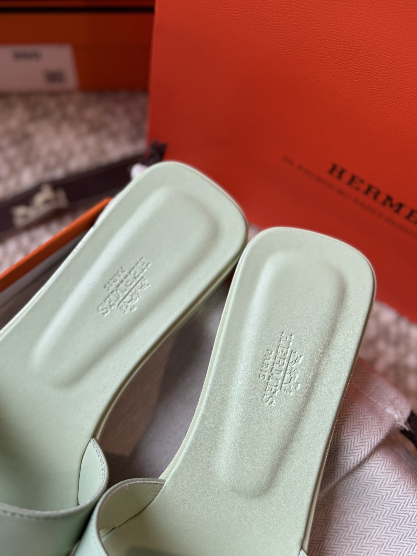 HERMES 01929