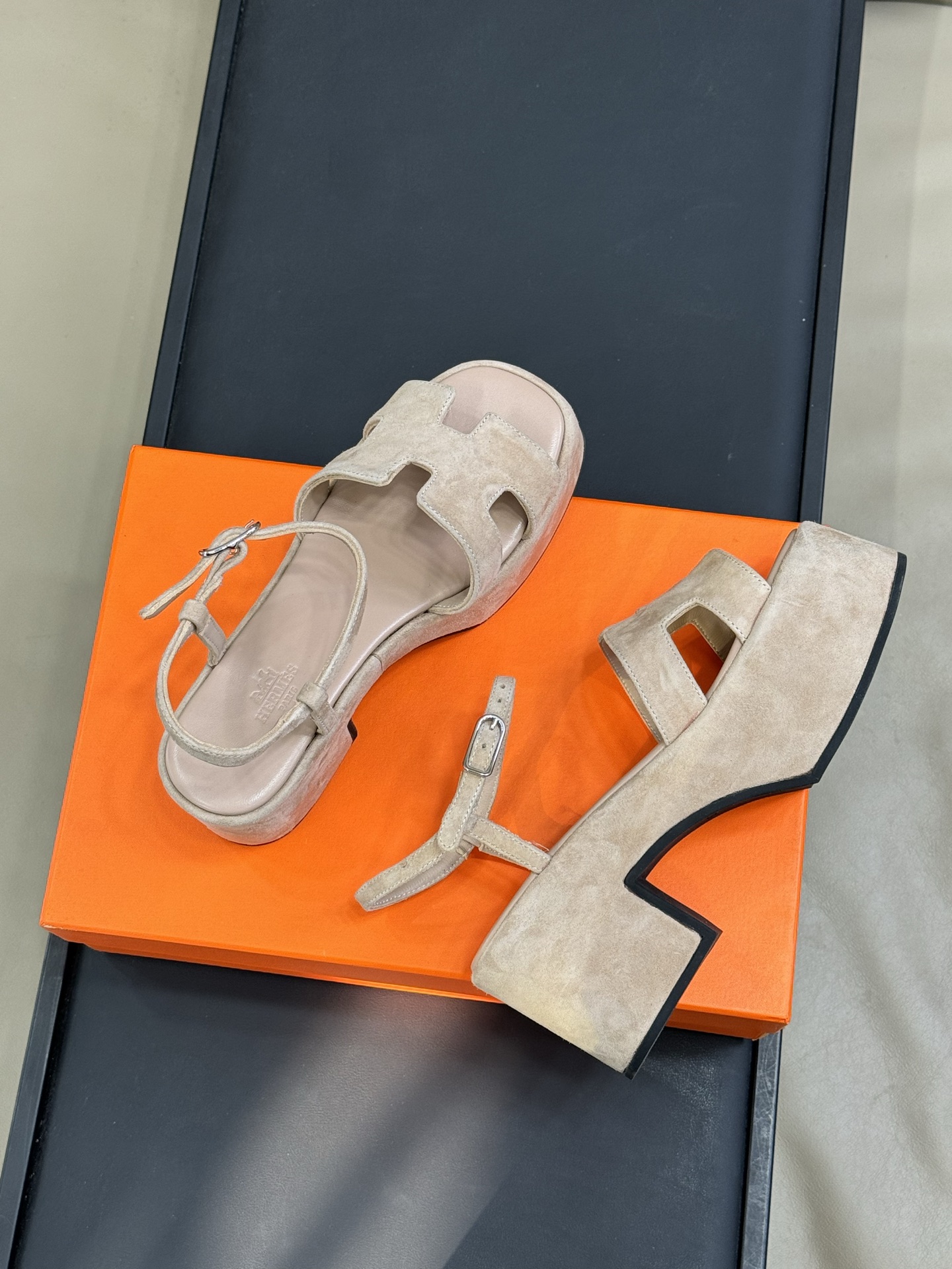 HERMES 01929