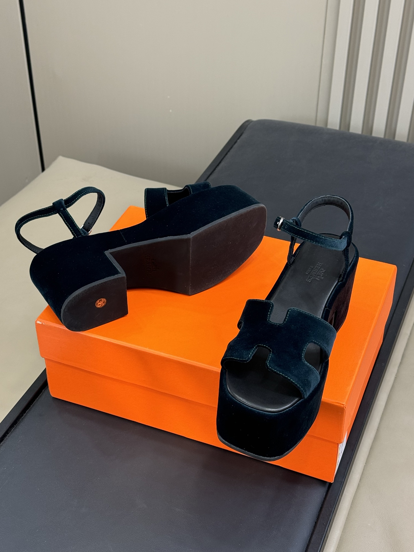 HERMES 02036