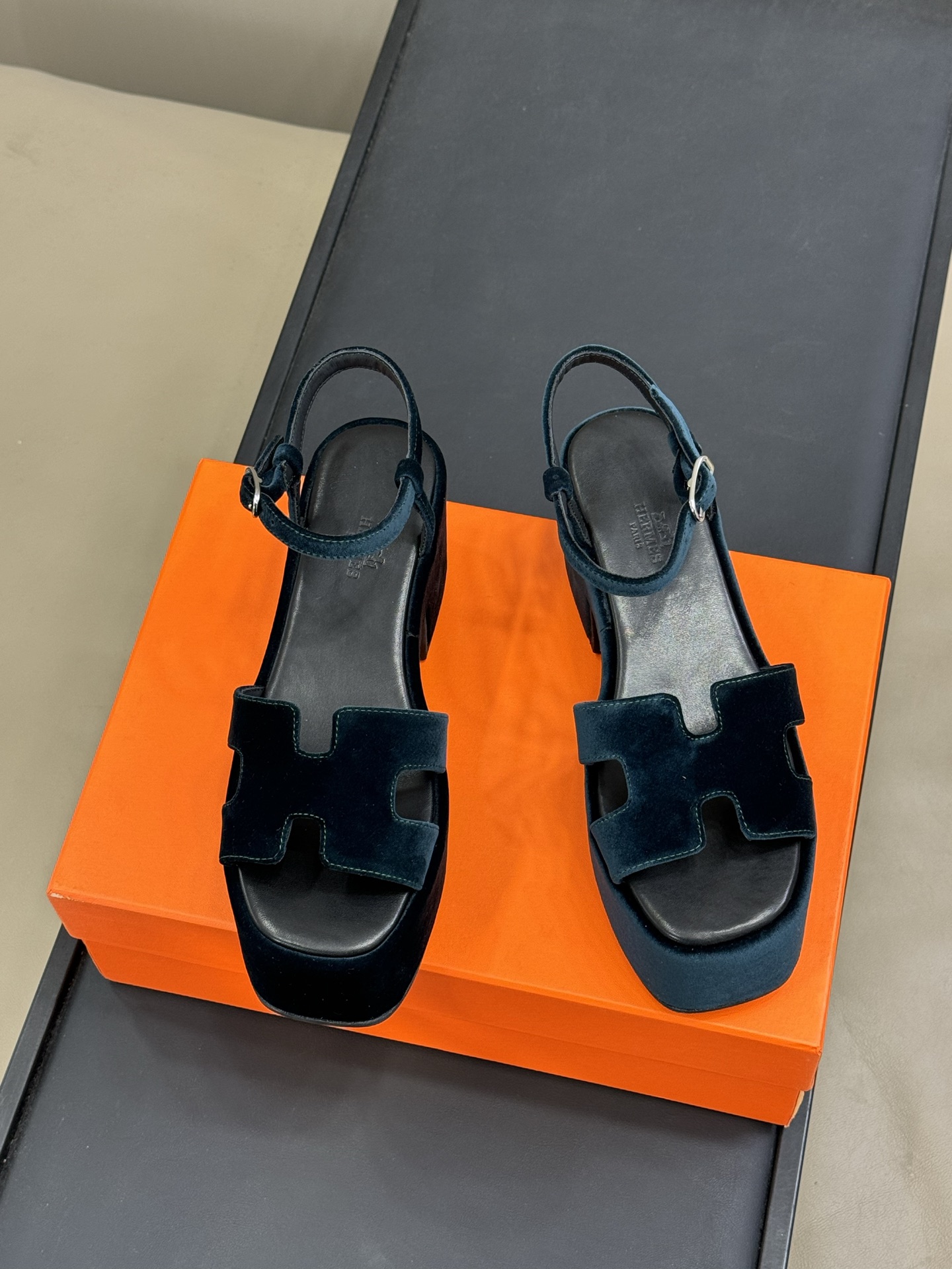 HERMES 02036