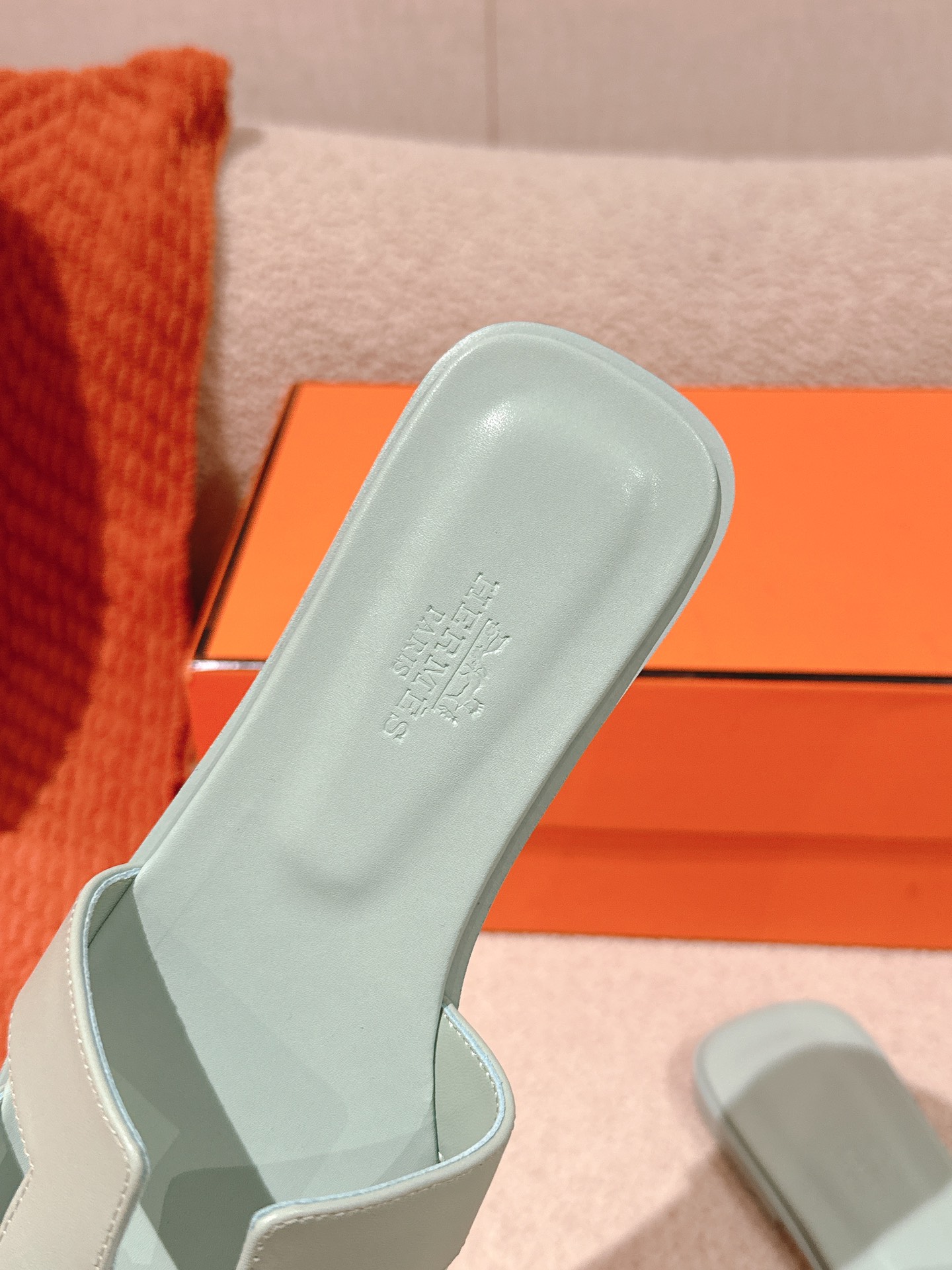 HERMES 02209