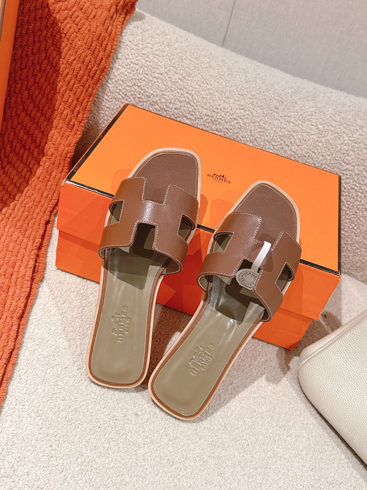 HERMES 02229
