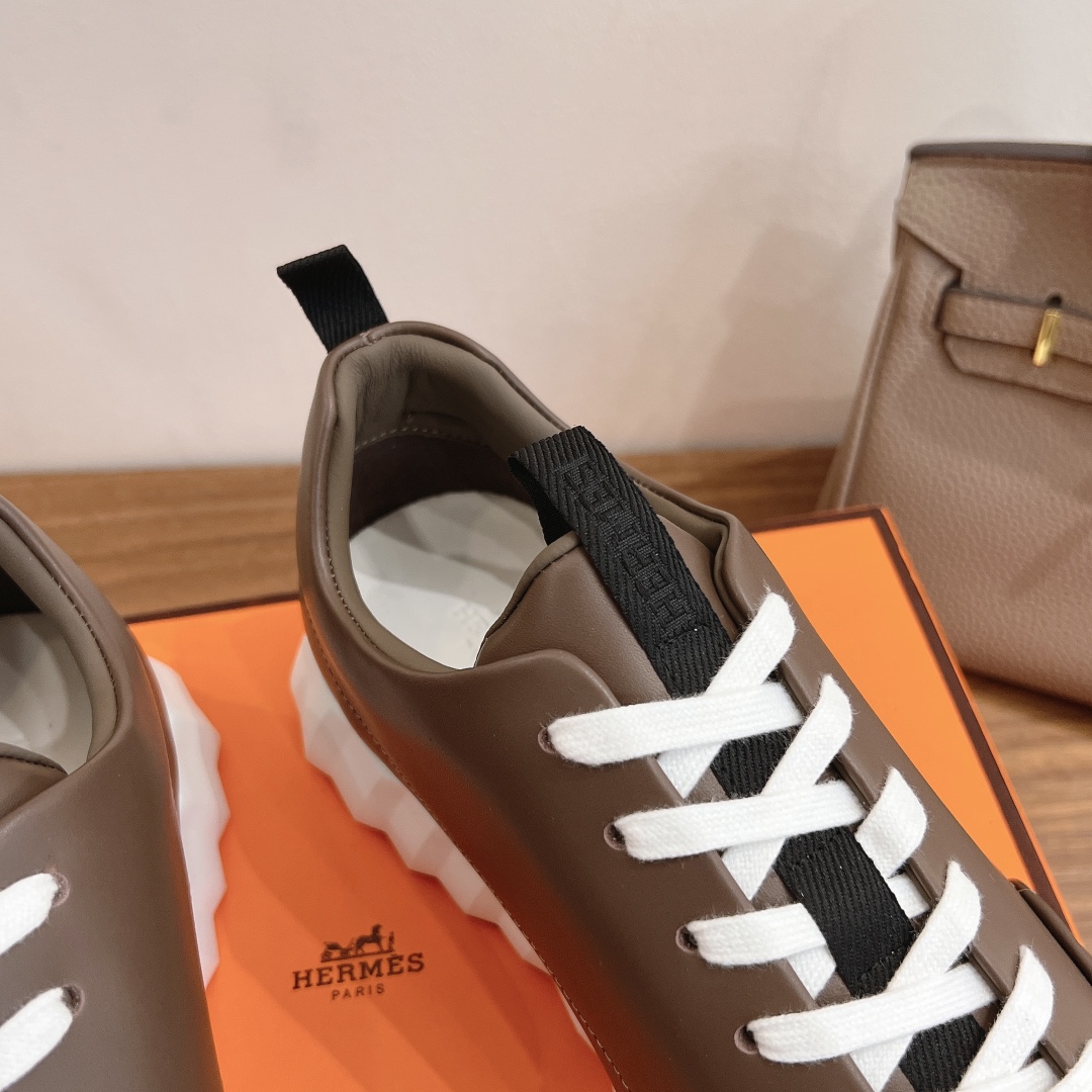 HERMES 02329