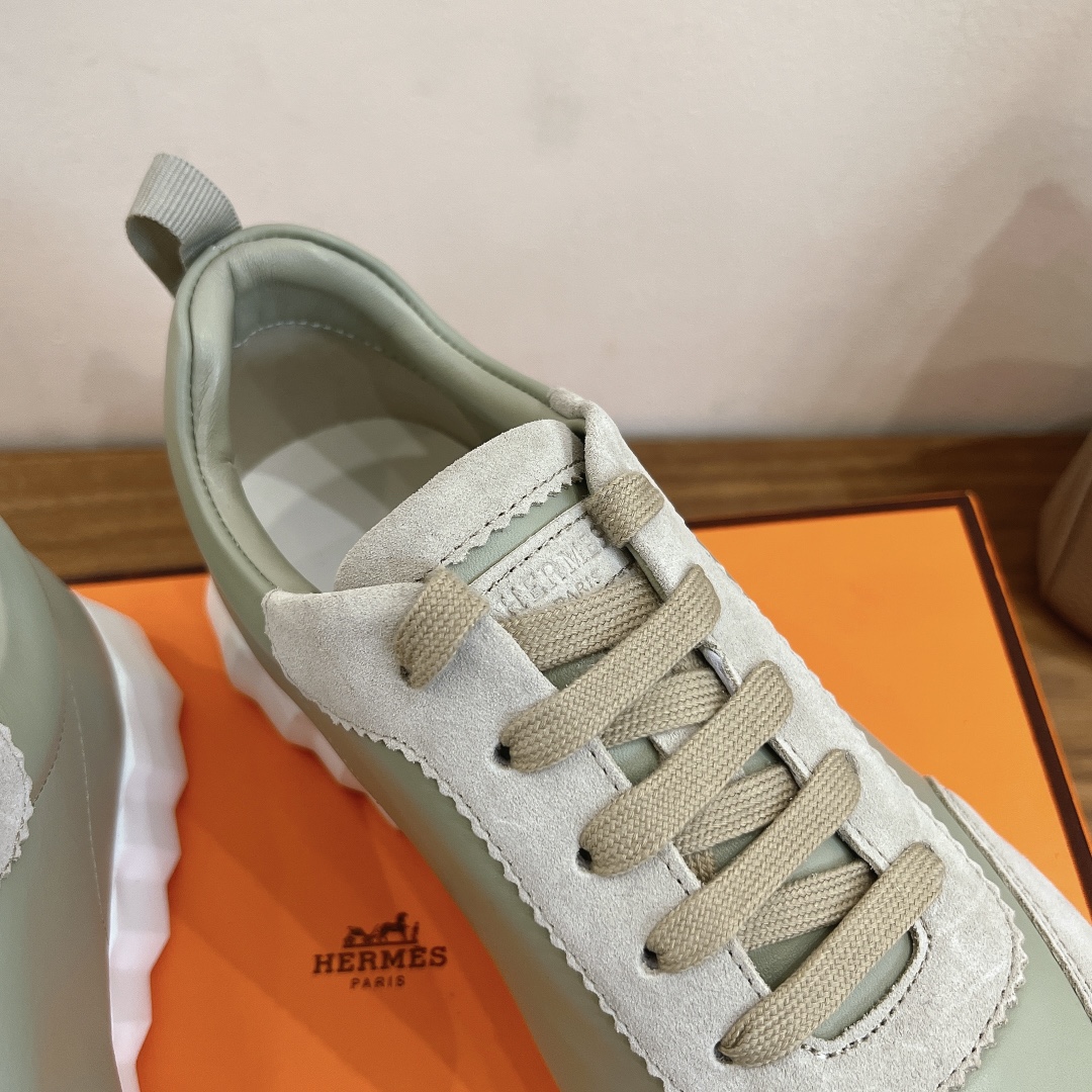 HERMES 02359