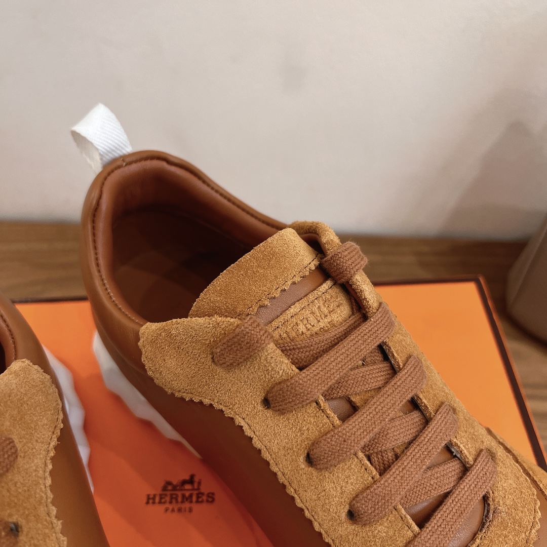 HERMES 02379