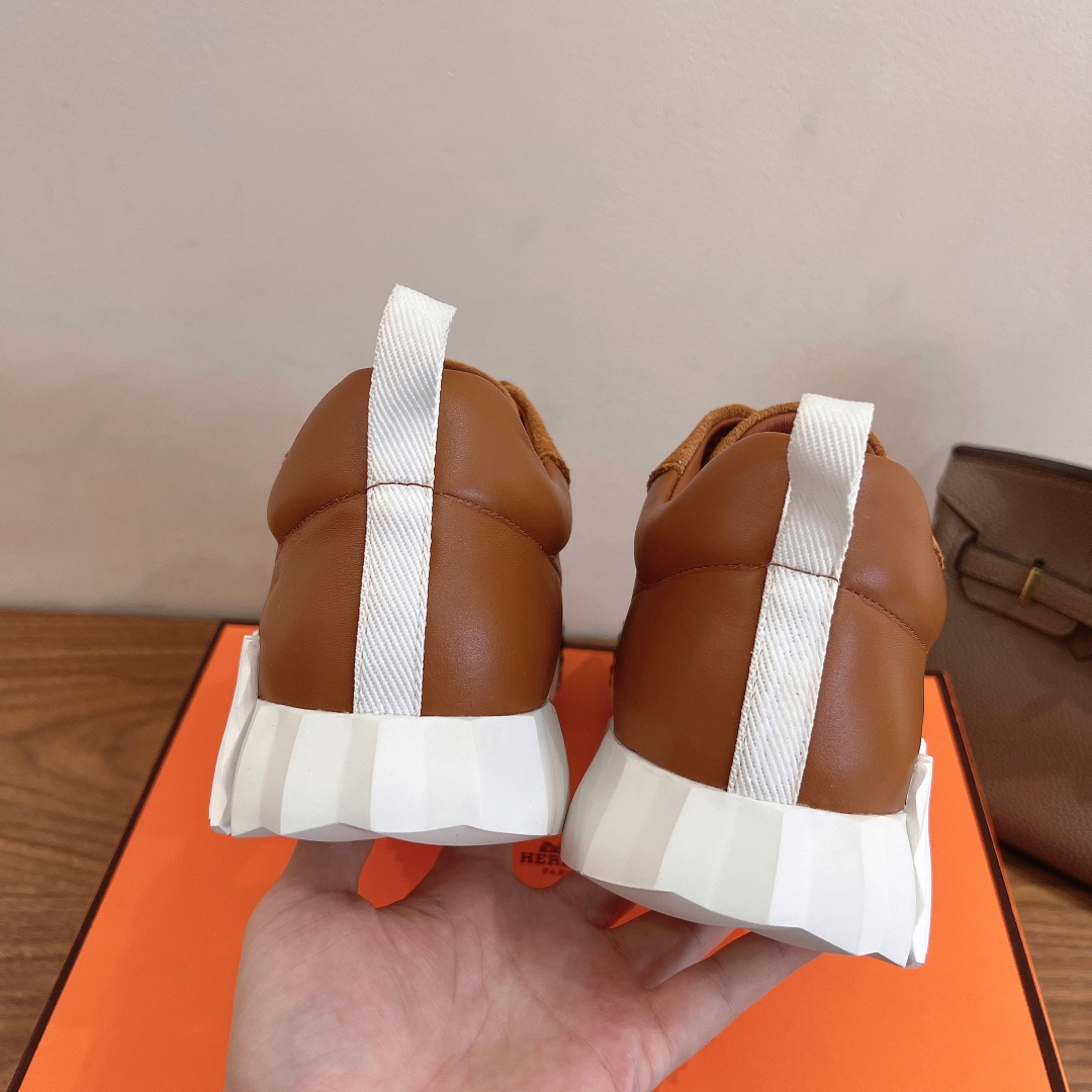 HERMES 02379