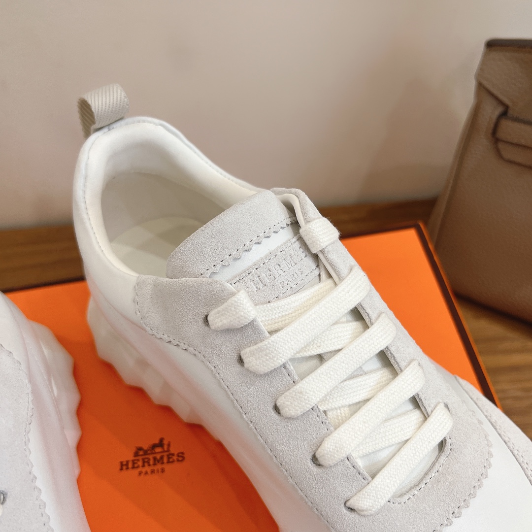 HERMES 02389