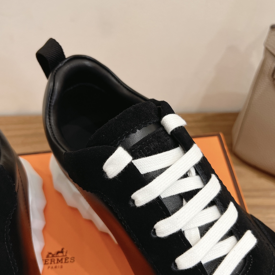 HERMES 02439
