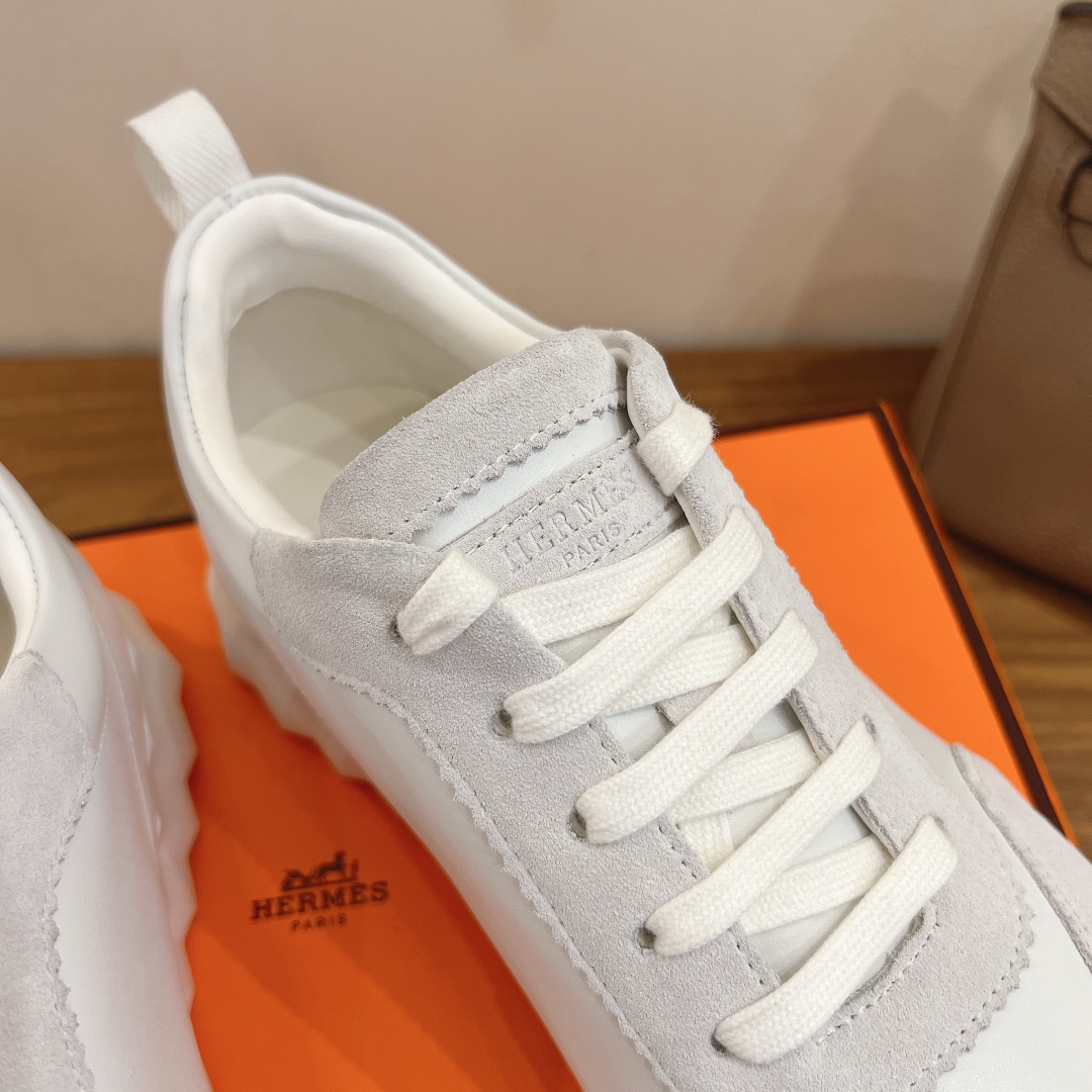 HERMES 02479
