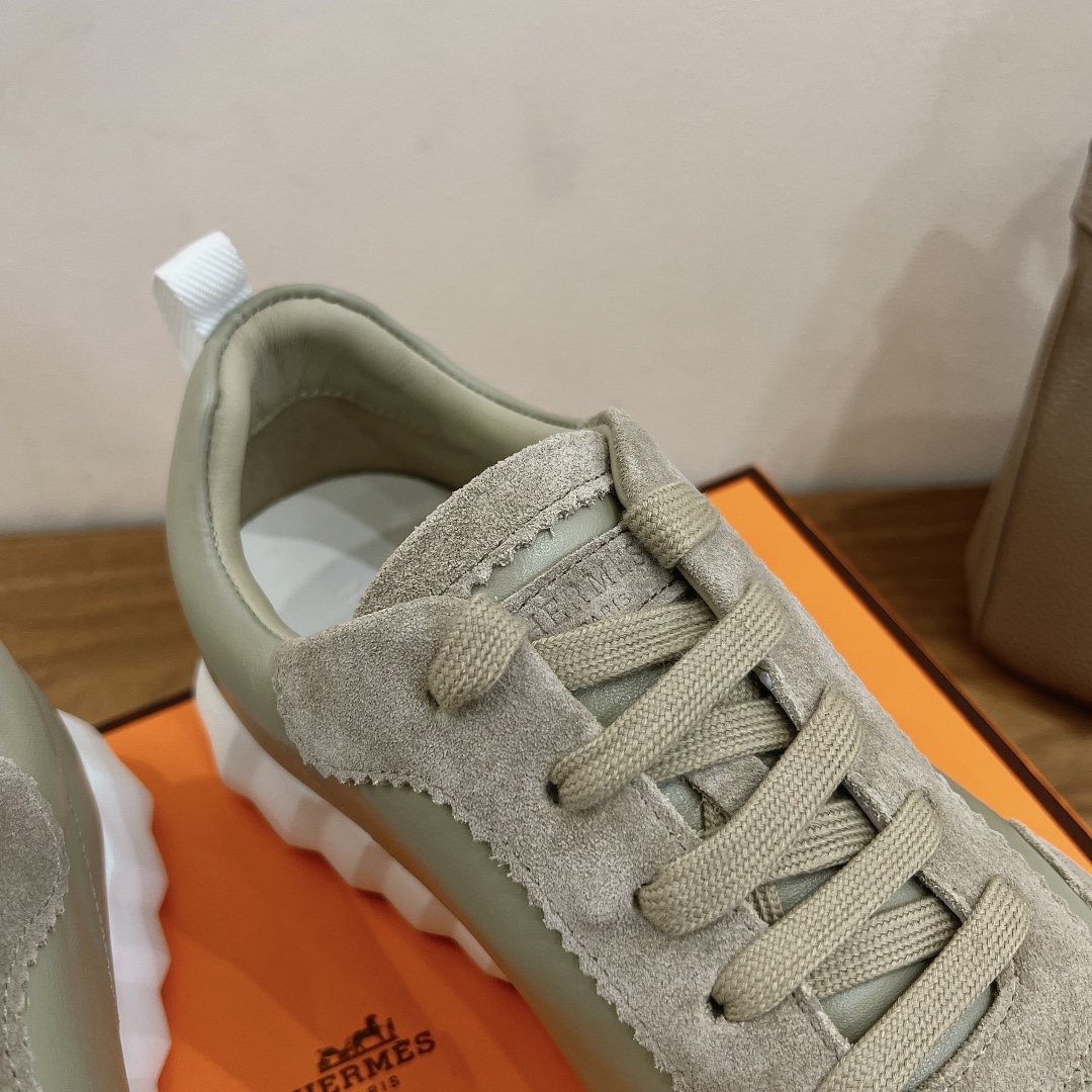 HERMES 02499