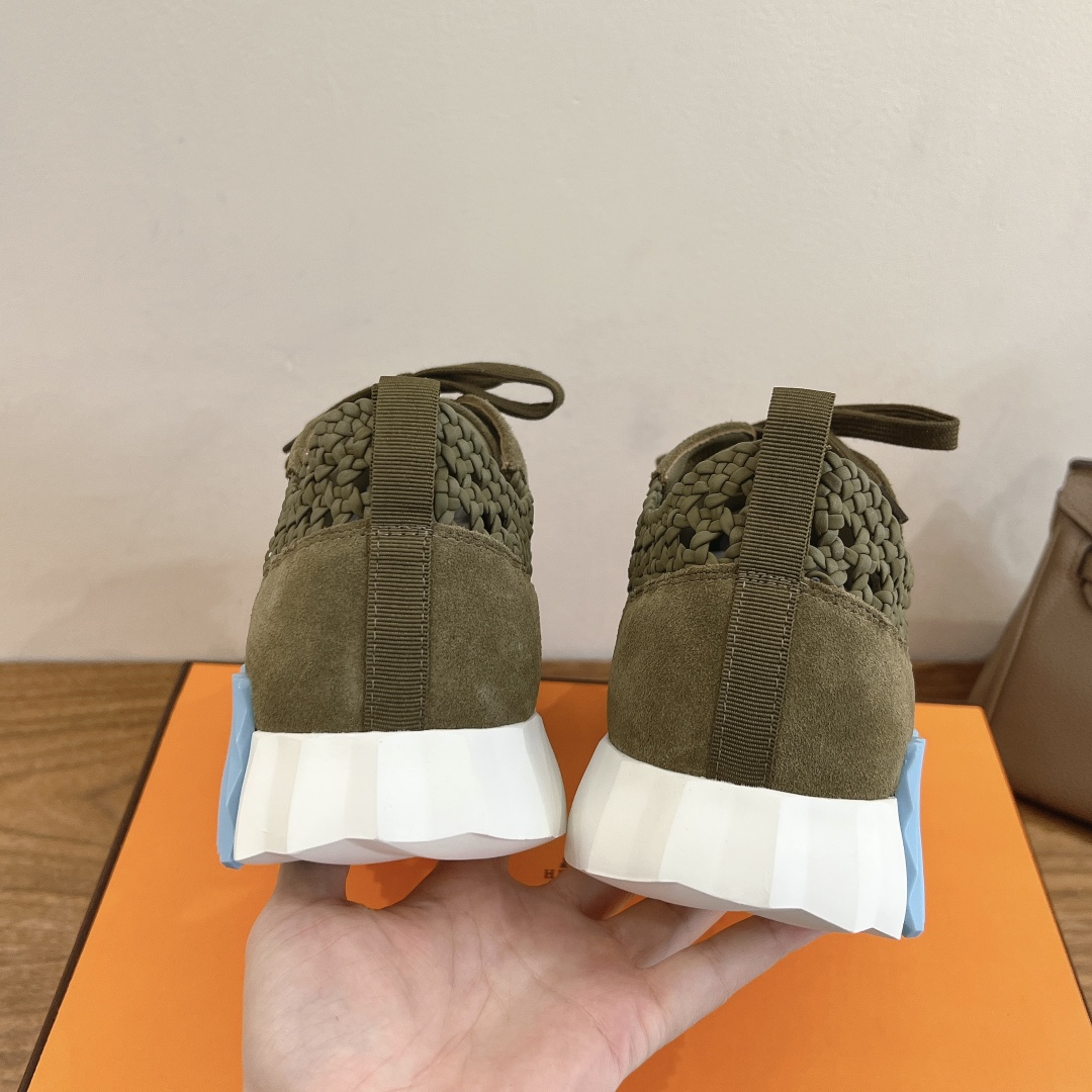 HERMES 02549