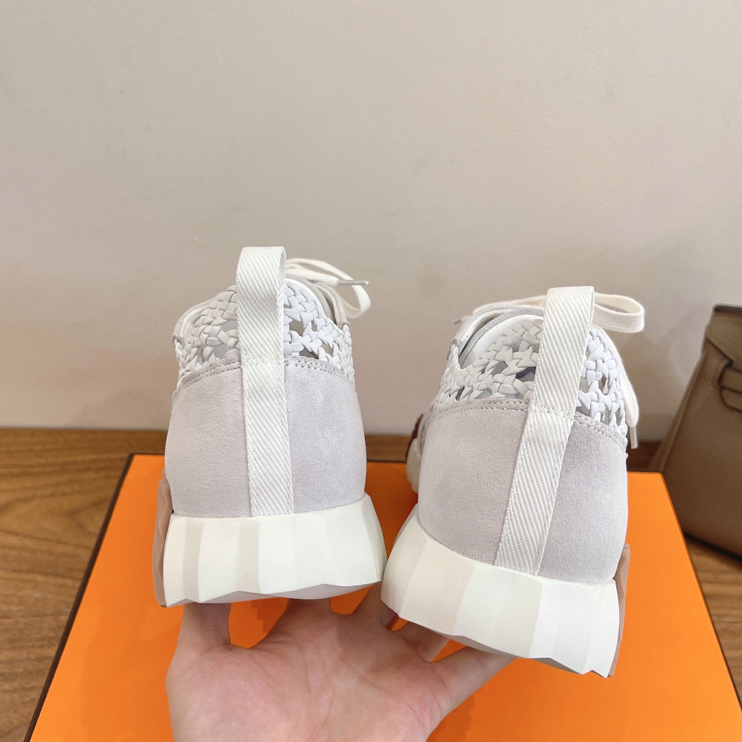 HERMES 02559