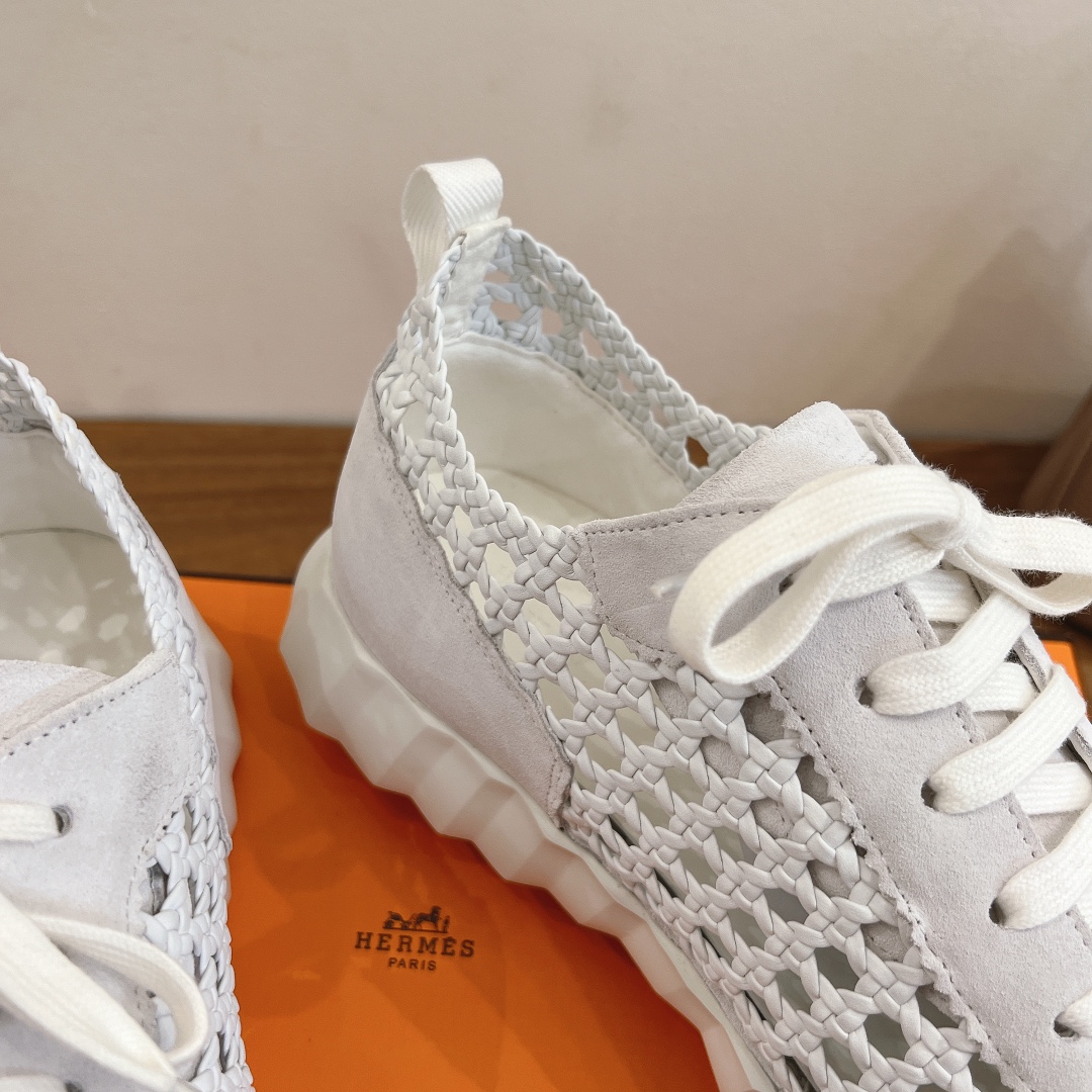 HERMES 02559