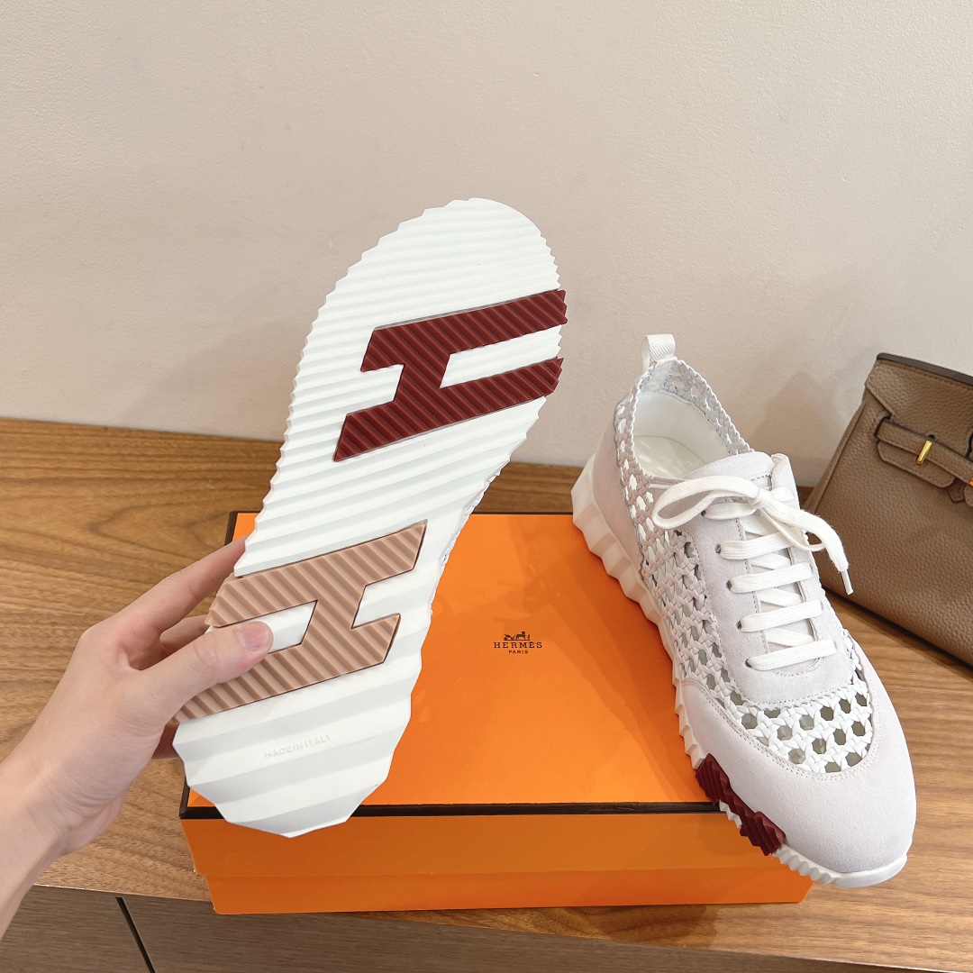 HERMES 02559