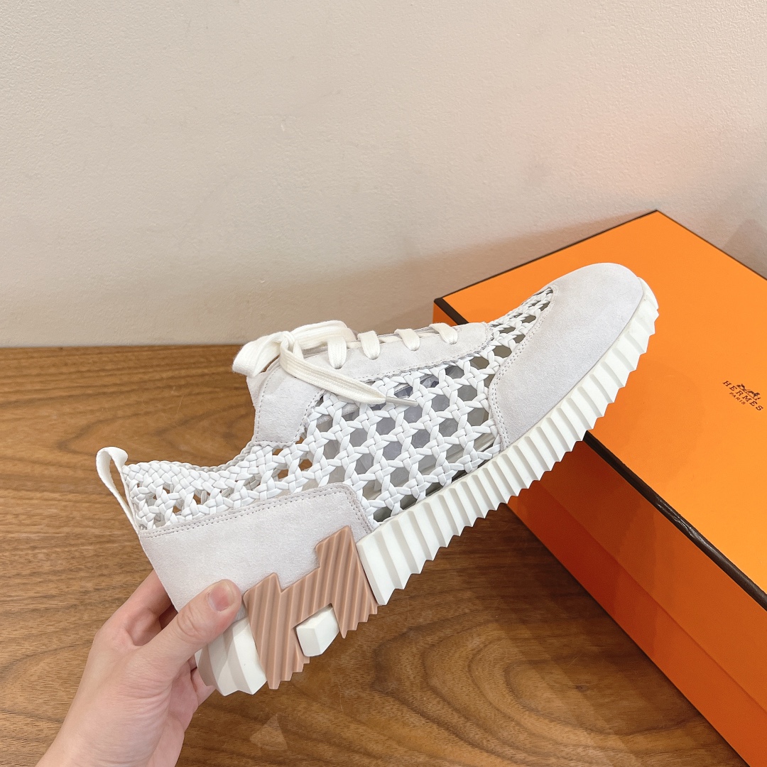HERMES 02559