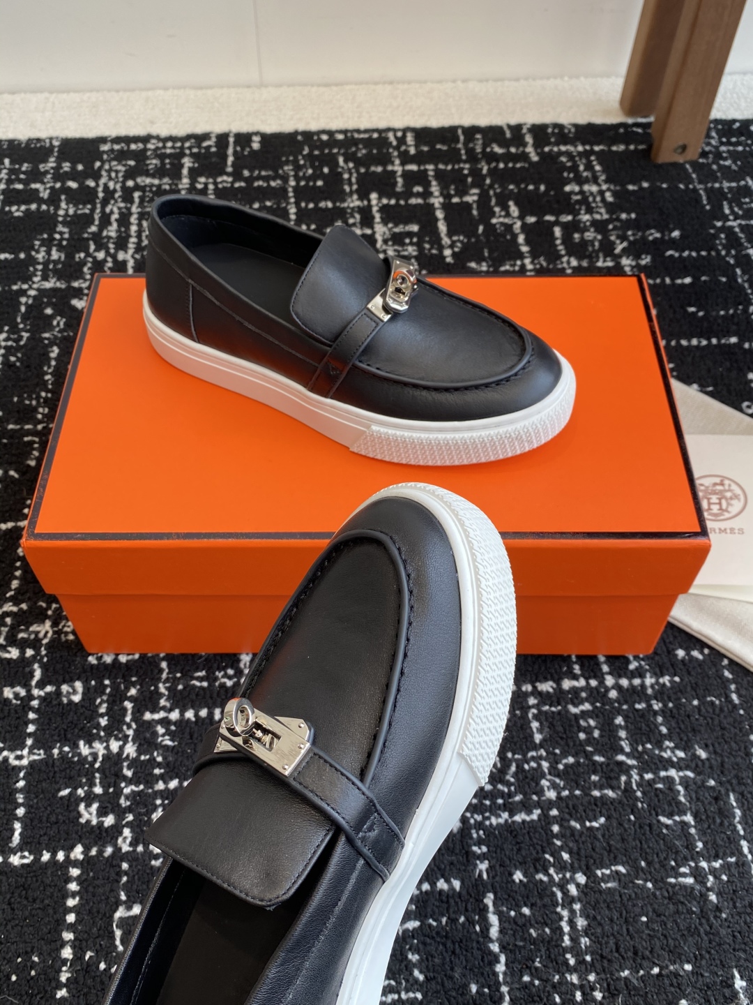 HERMES 02719