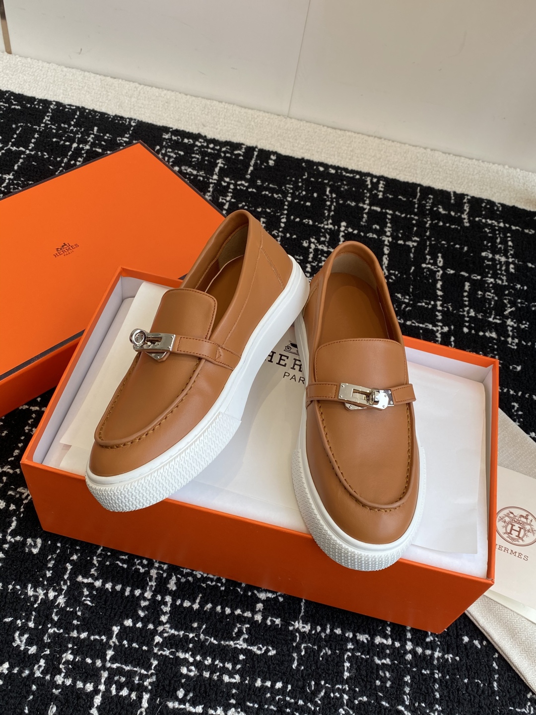 HERMES 02729