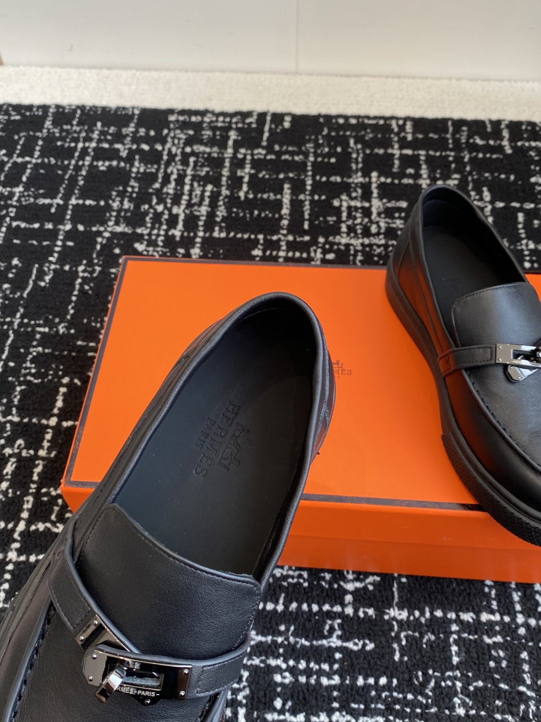 HERMES 02739