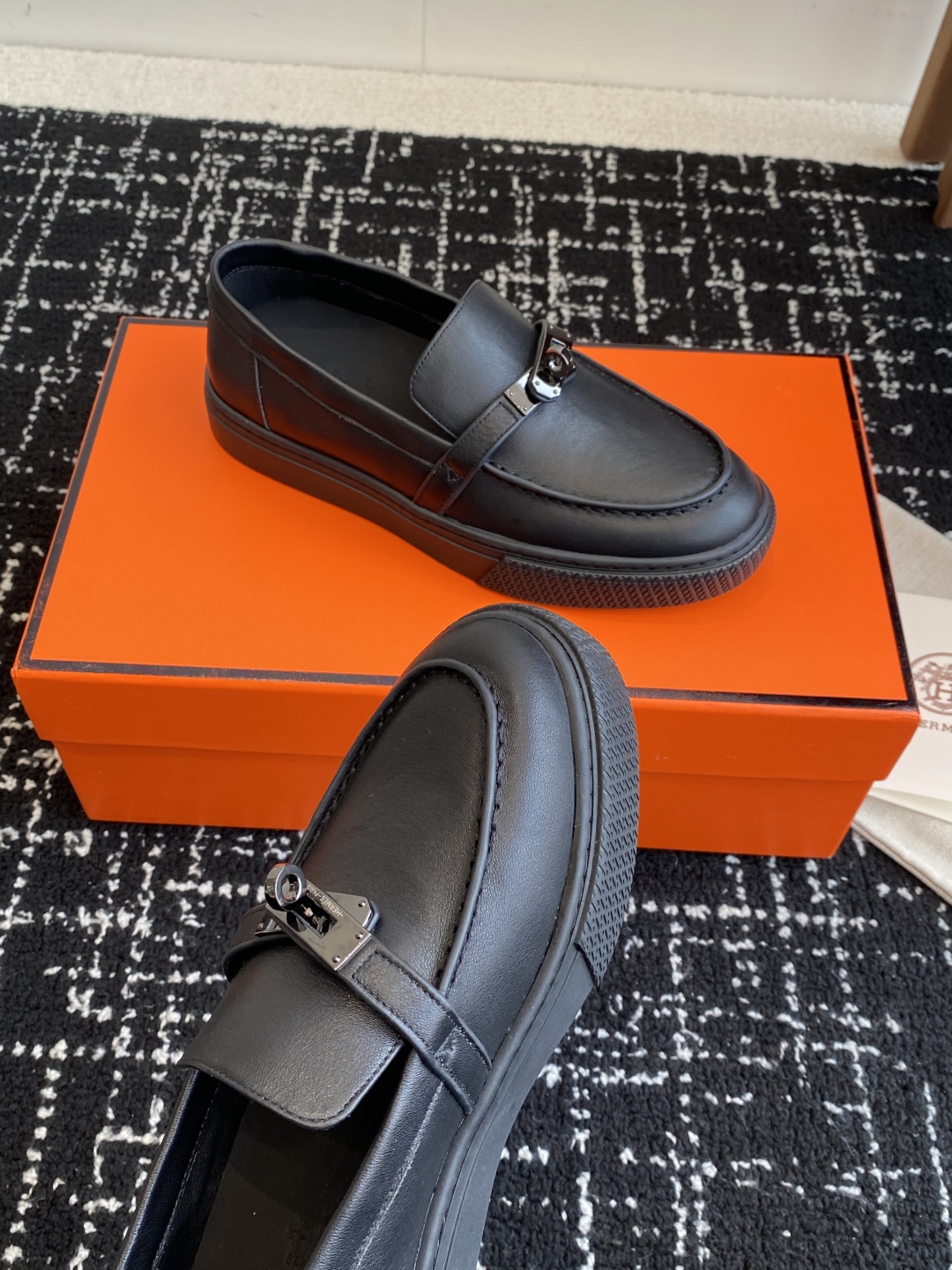 HERMES 02739