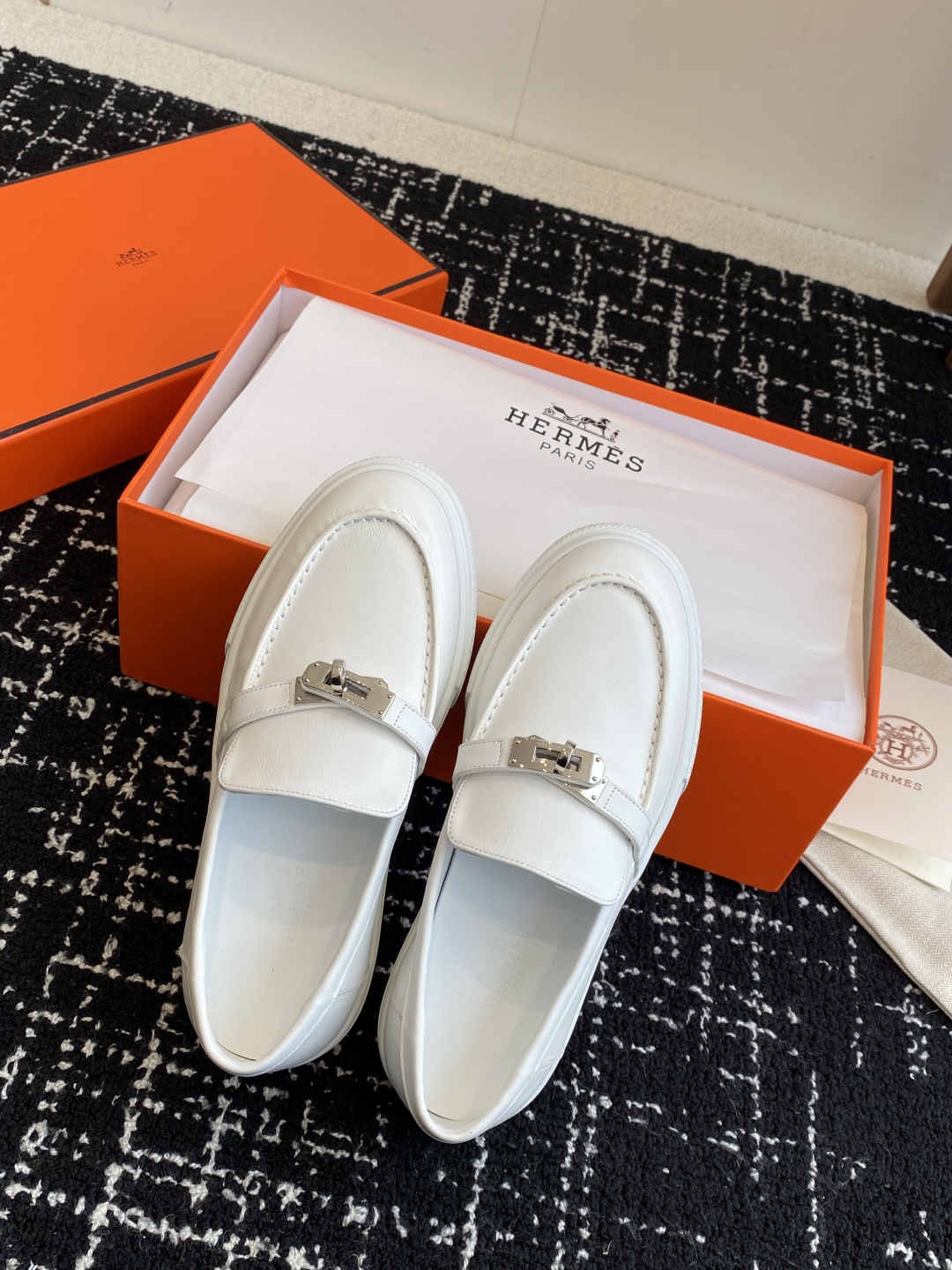 HERMES 02749