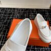 HERMES 02749