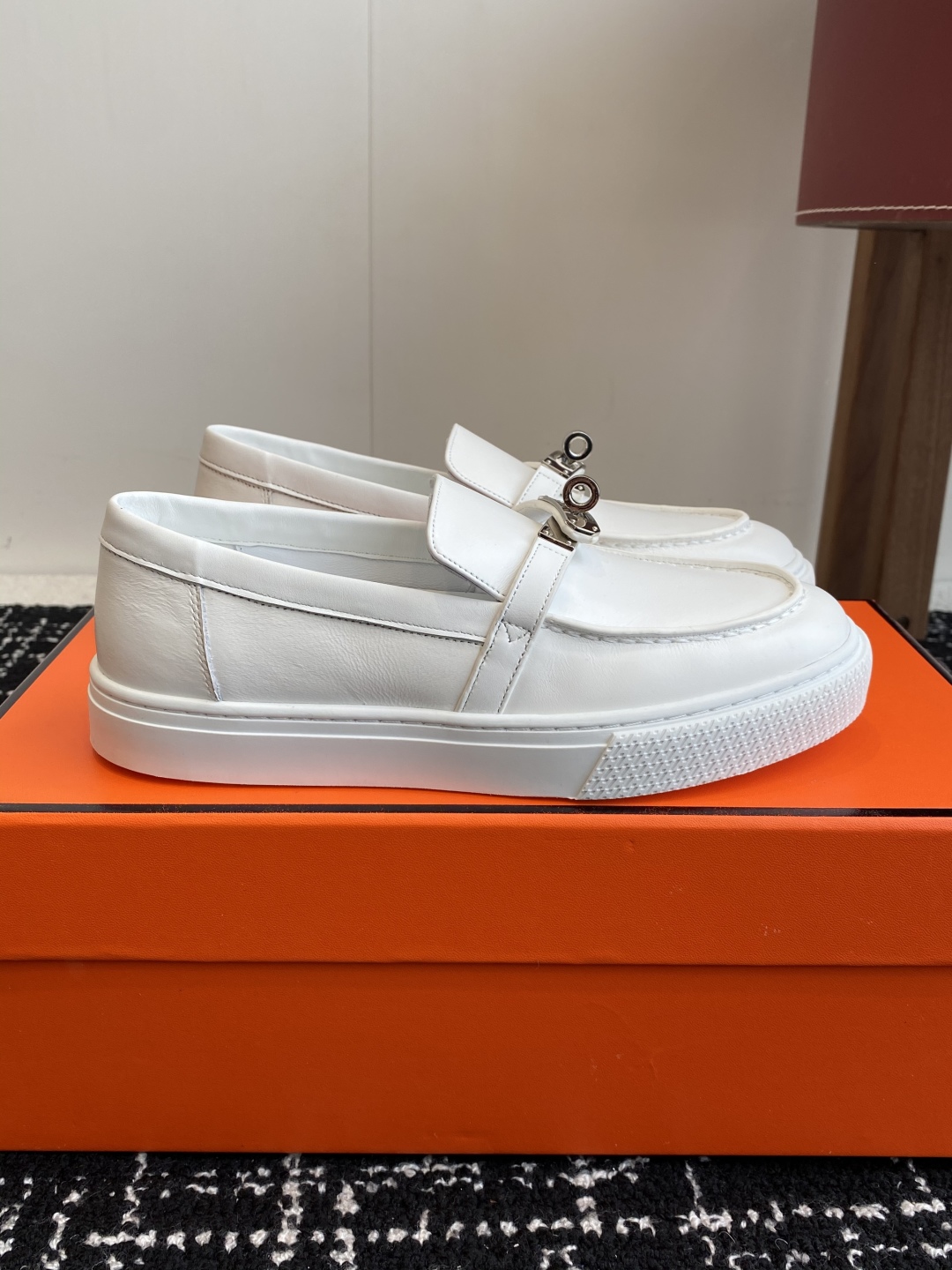 HERMES 02749