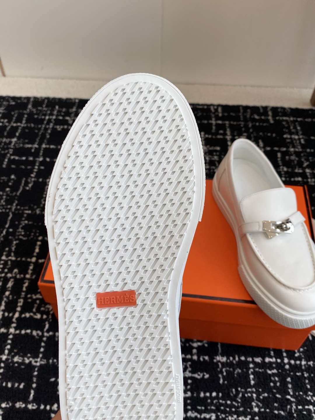 HERMES 02749
