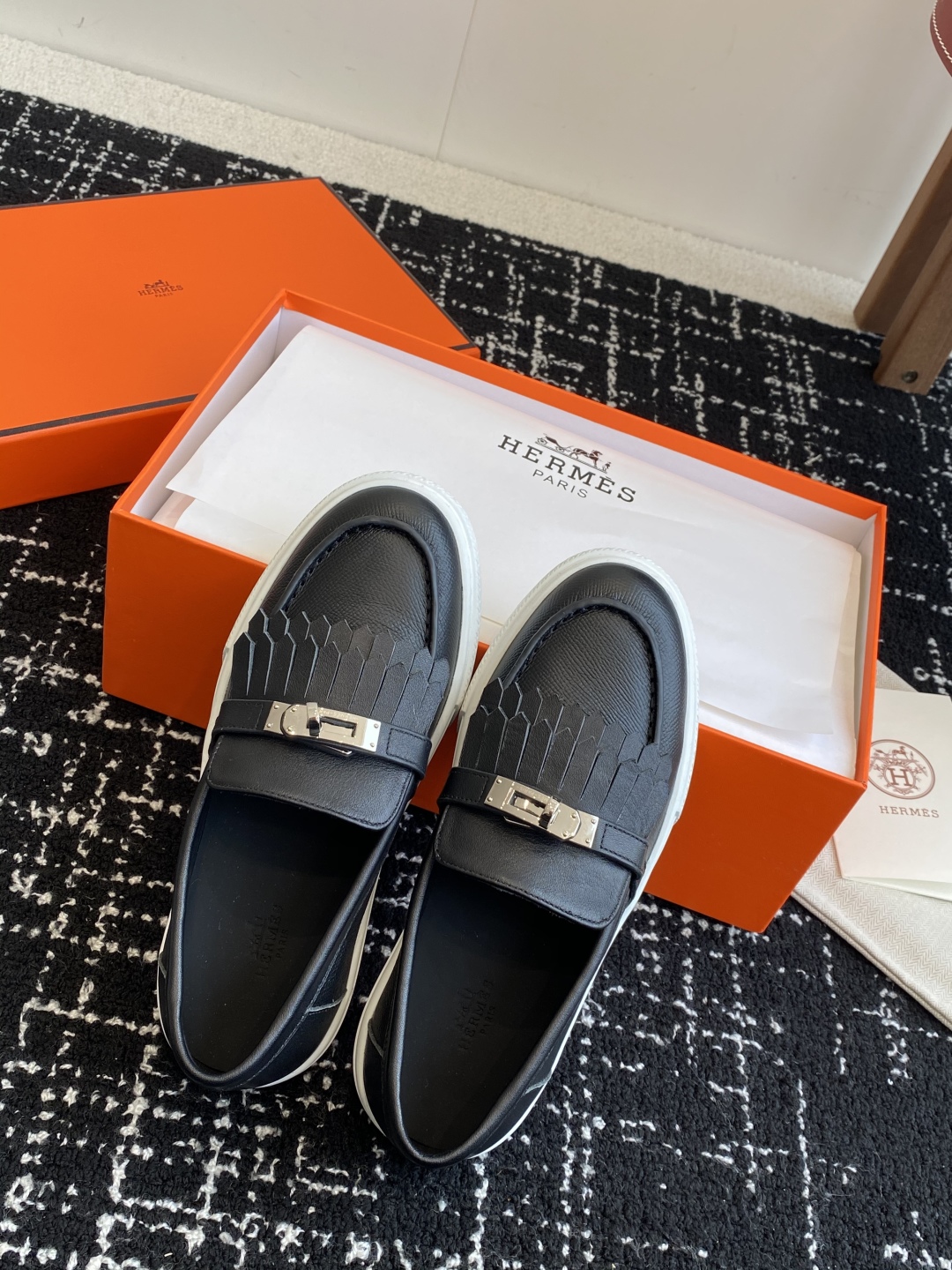 HERMES 02819