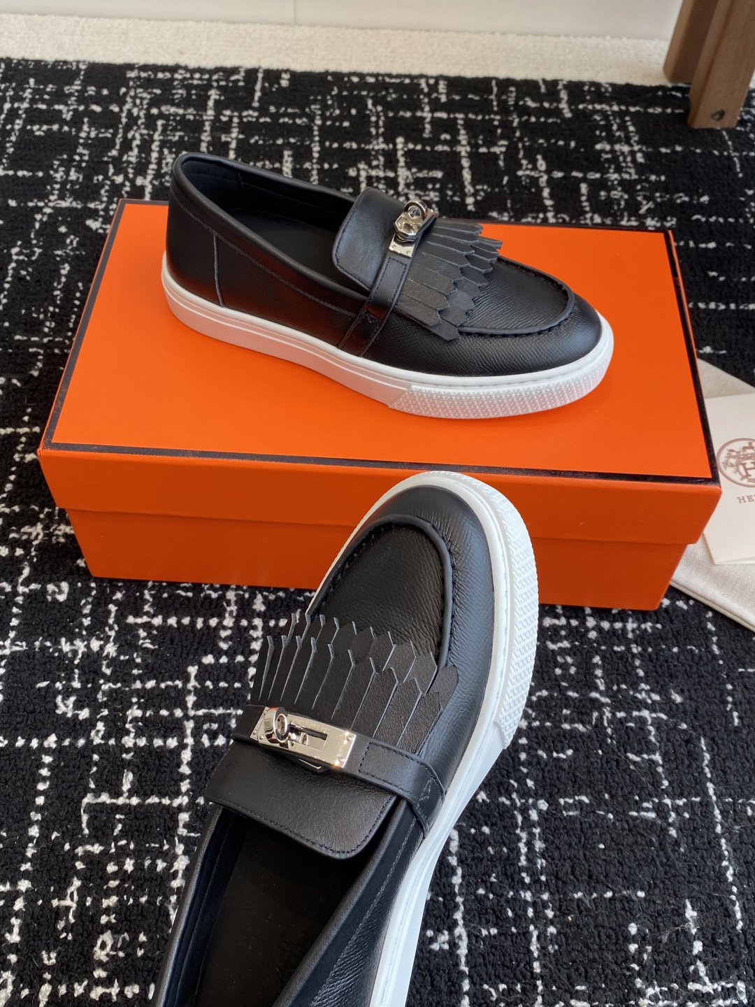 HERMES 02819