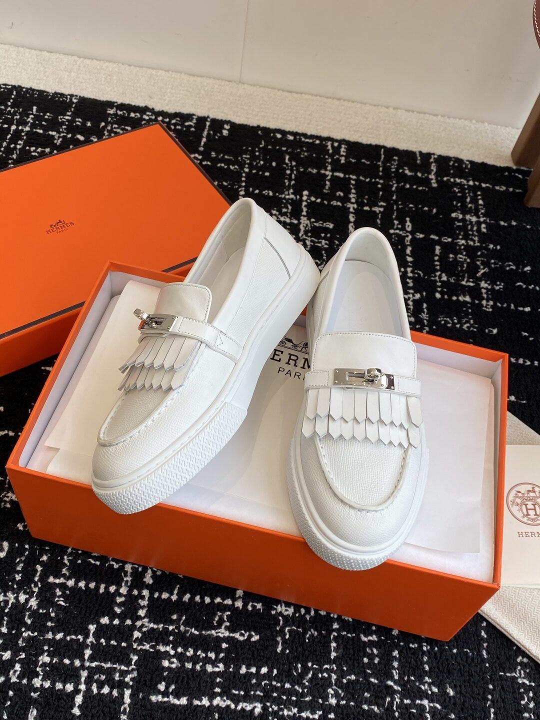 HERMES 02829