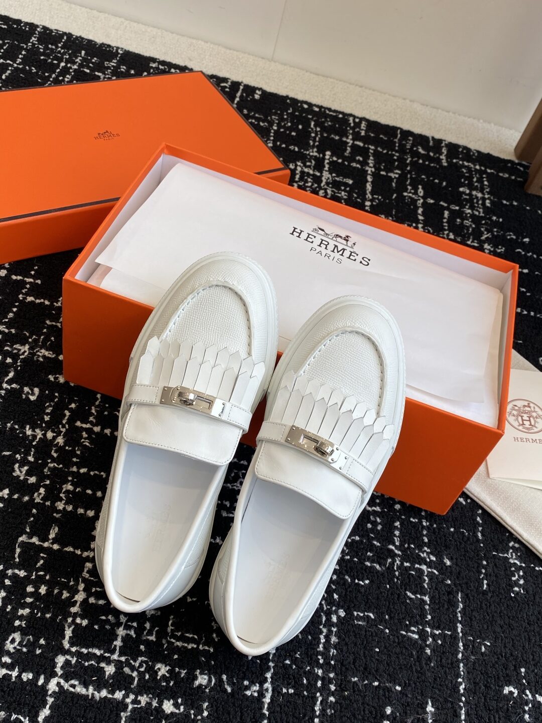 HERMES 02829