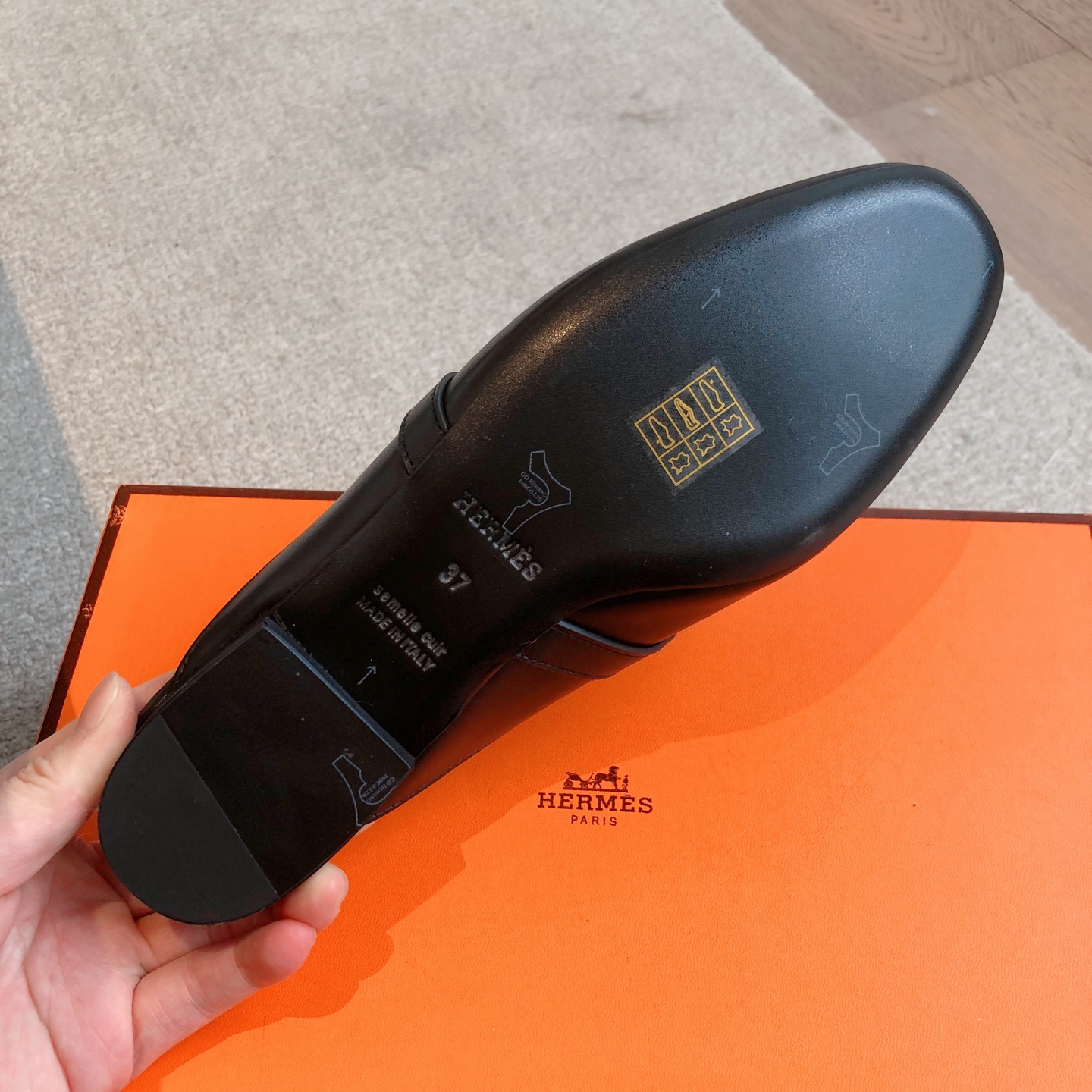 Hermès Hermès Oz Mule Women's Mules Black