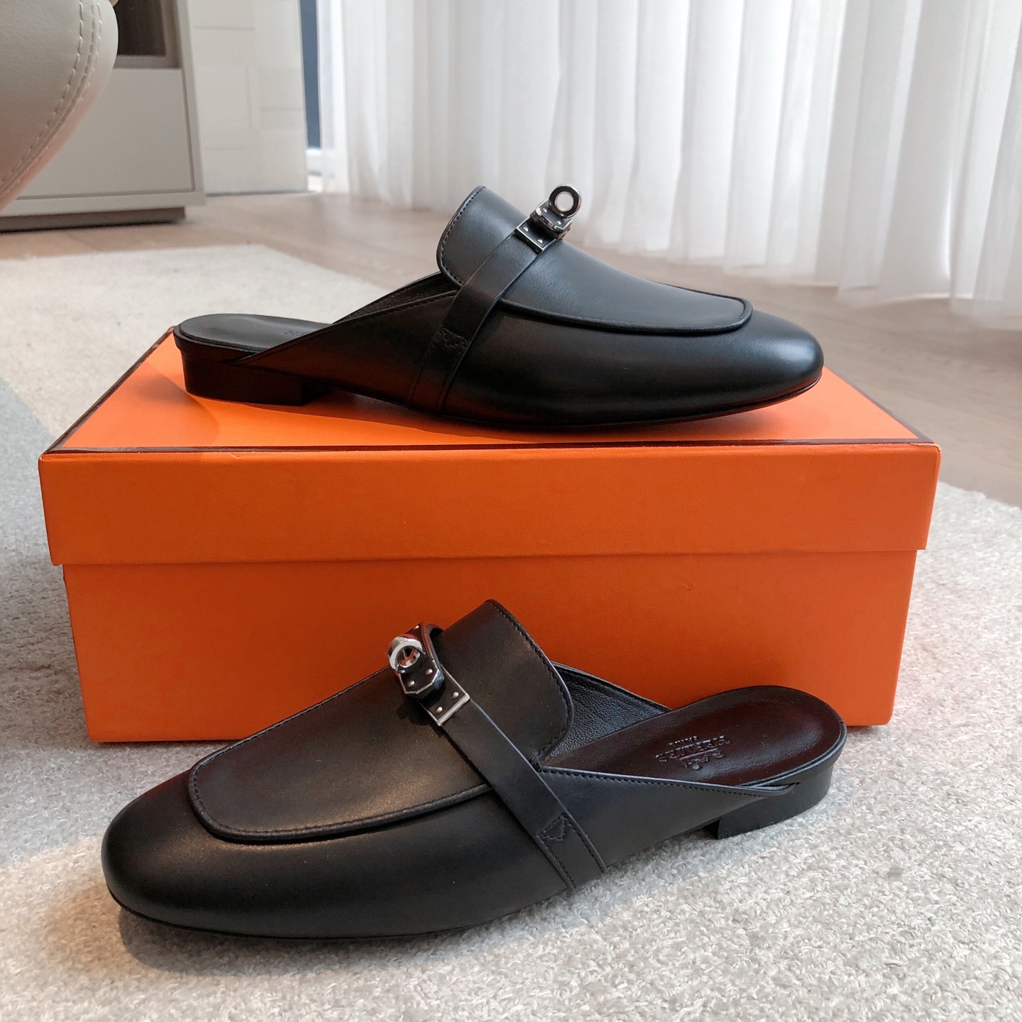 Hermès Hermès Oz Mule Women's Mules Black